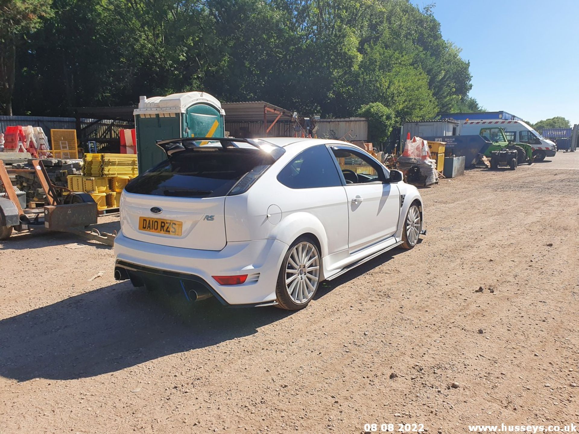 10/10 FORD FOCUS ZETEC S 125 - 1798cc 3dr Hatchback (White, 106k) - Image 14 of 65