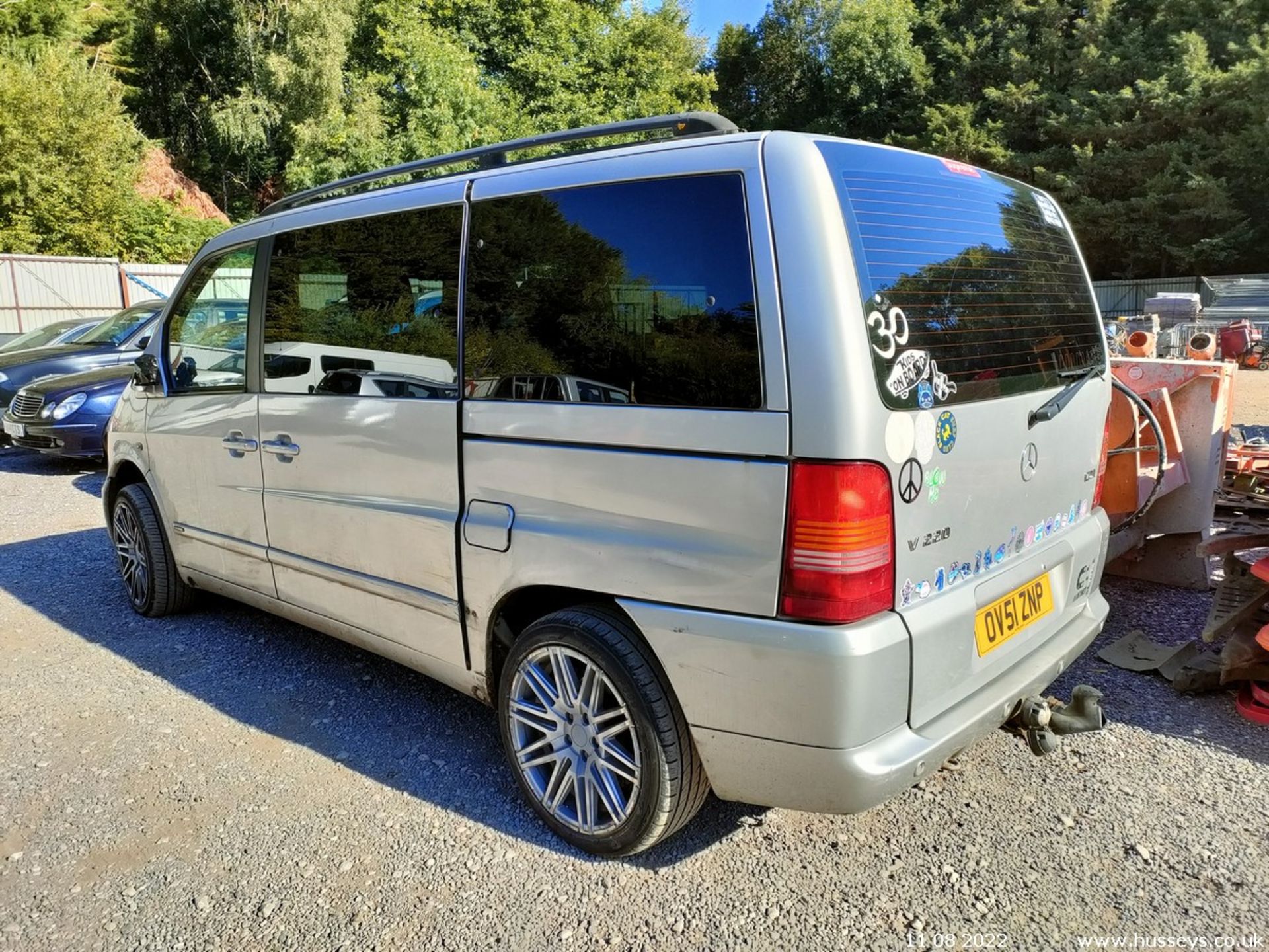 01/51 MERCEDES V220 CDI AMBIENTE AUTO - 2151cc 5dr MPV (Silver, 191k) - Image 31 of 32