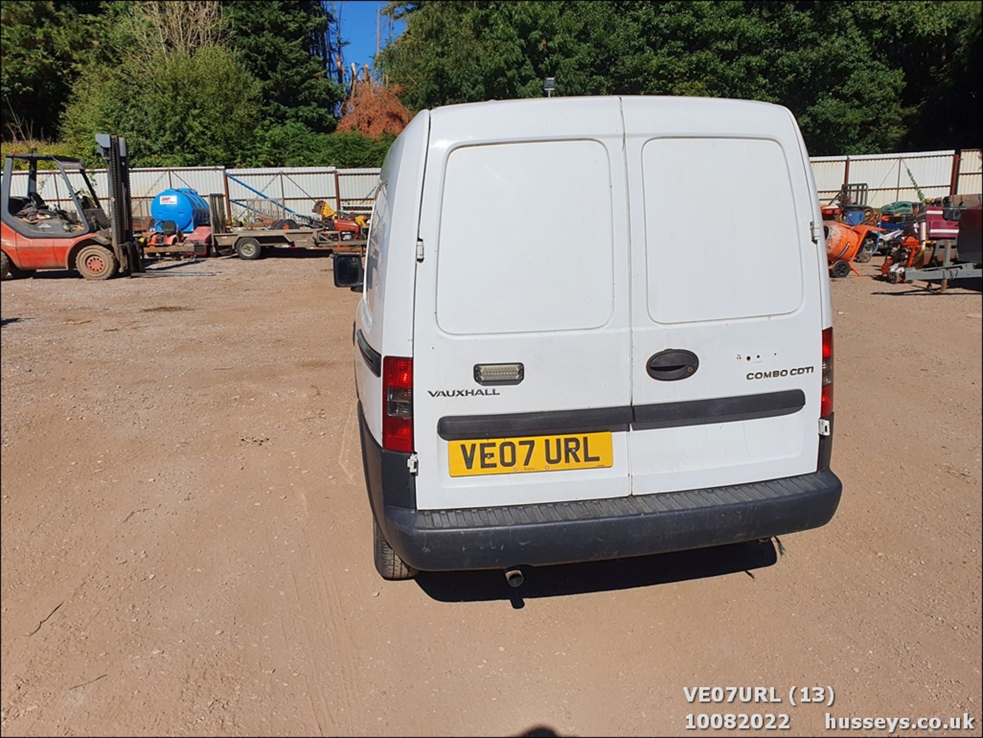 07/07 VAUXHALL COMBO 1700 CDTI - 1248cc 5dr Van (White) - Image 13 of 20