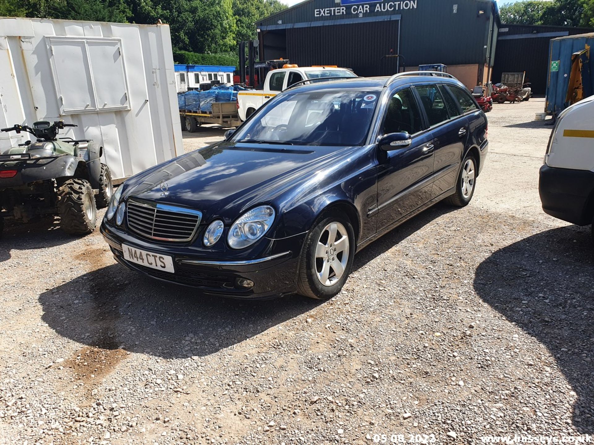 2005 MERCEDES E500 ELEGANCE AUTO - 4966cc 5dr Estate (Blue) - Image 8 of 29