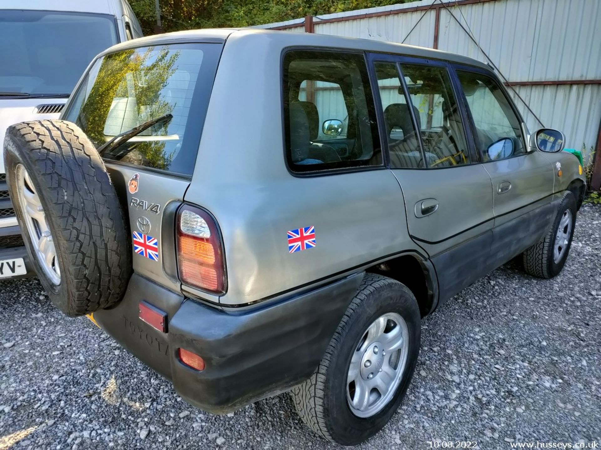 1999 TOYOTA RAV-4 GX - 1998cc 5dr Estate (Silver) - Image 16 of 25