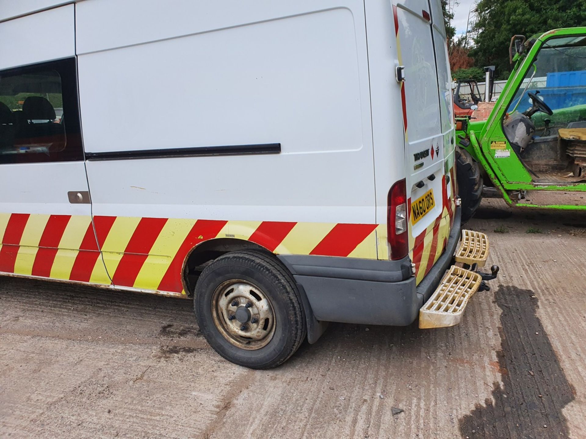 10/60 FORD TRANSIT 100 T350L RWD - 2402cc Van (White, 162k) - Image 17 of 27