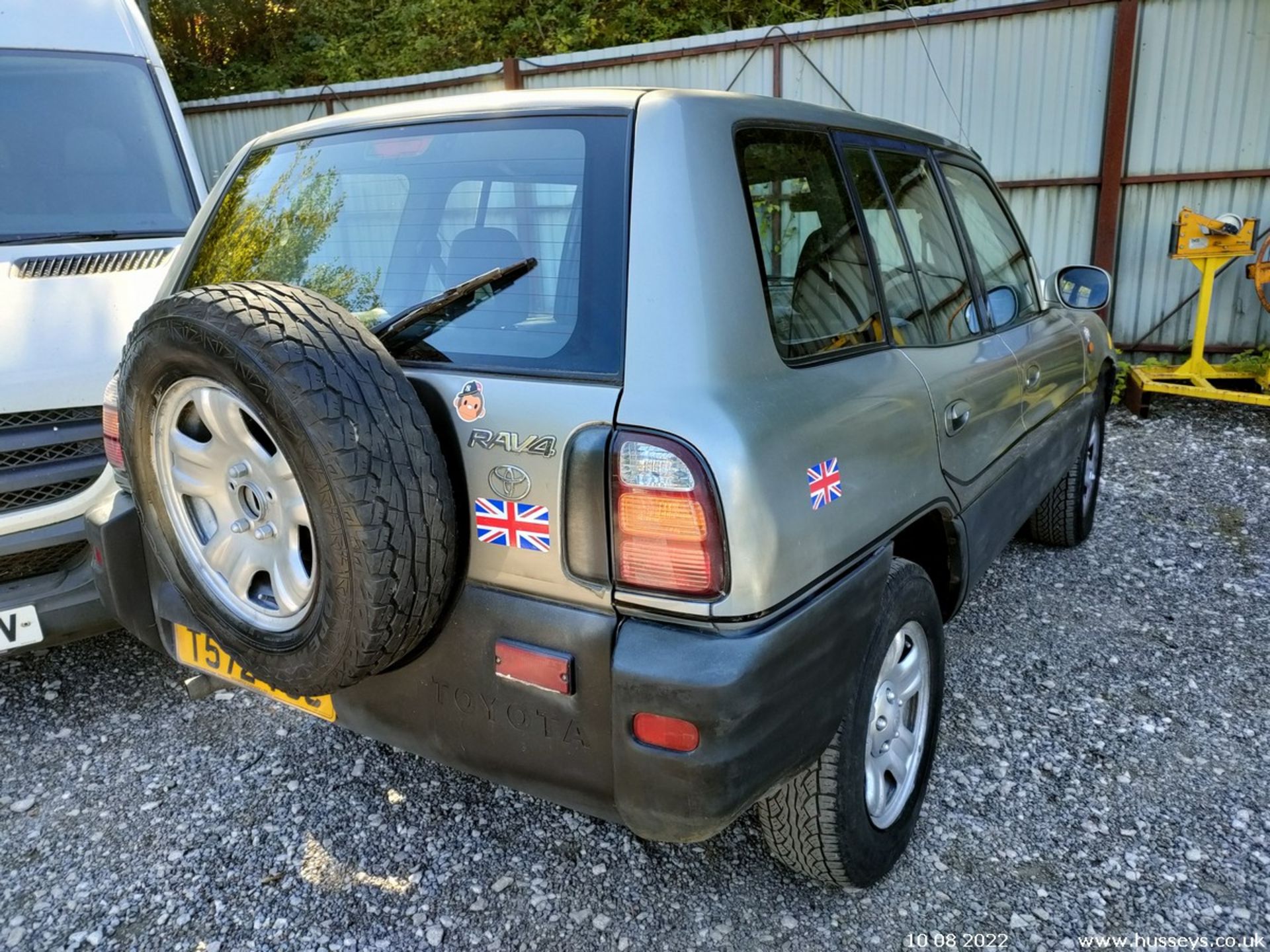 1999 TOYOTA RAV-4 GX - 1998cc 5dr Estate (Silver) - Image 14 of 25