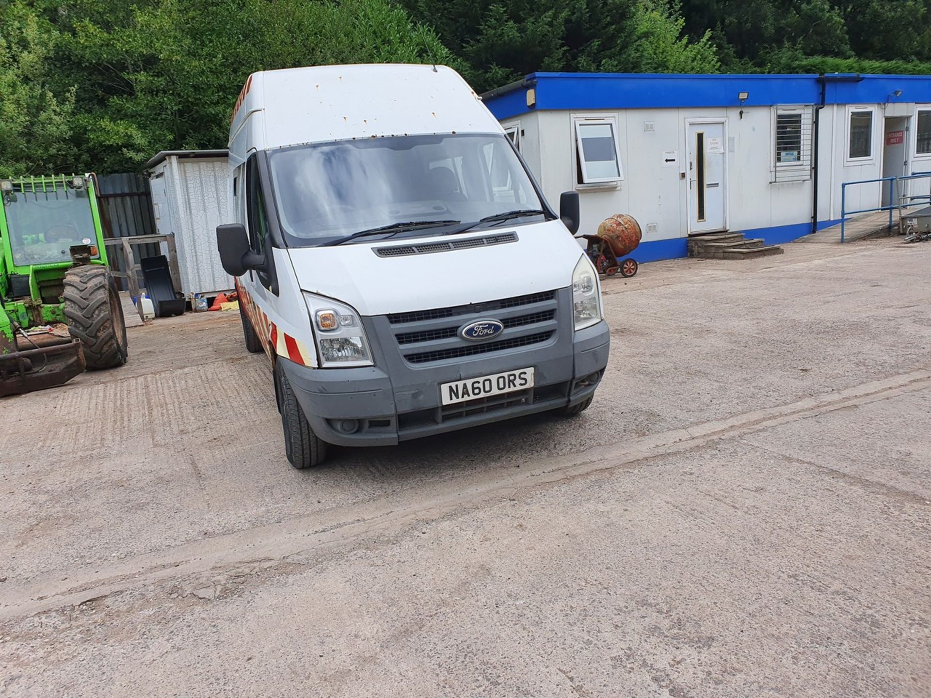 10/60 FORD TRANSIT 100 T350L RWD - 2402cc Van (White, 162k) - Image 7 of 27