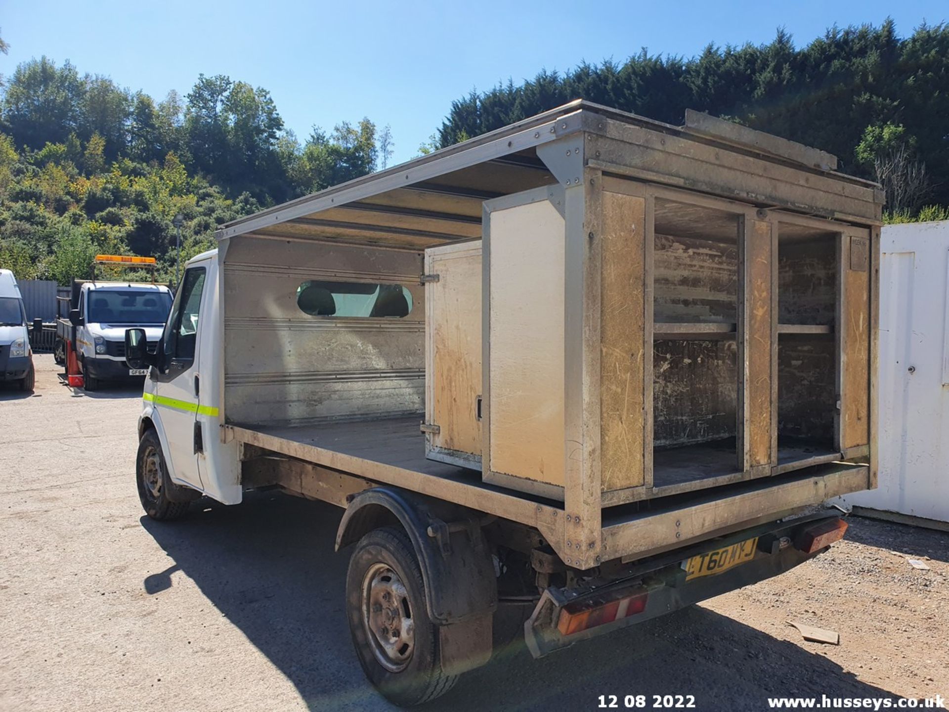 10/60 FORD TRANSIT 100 T350M RWD MILK FLOAT - 2402cc 2dr (White) - Image 16 of 26