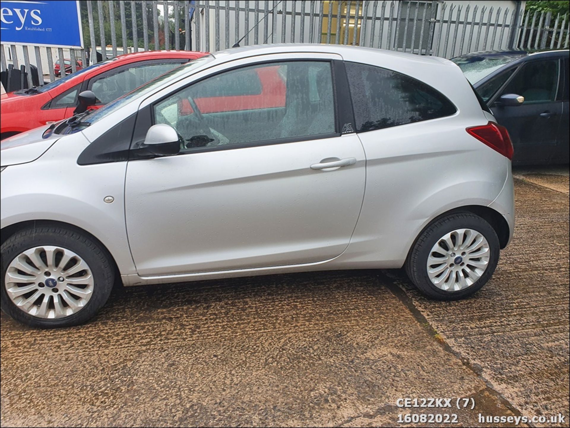 12/12 FORD KA ZETEC - 1242cc 3dr Hatchback (Silver, 59k) - Image 7 of 36