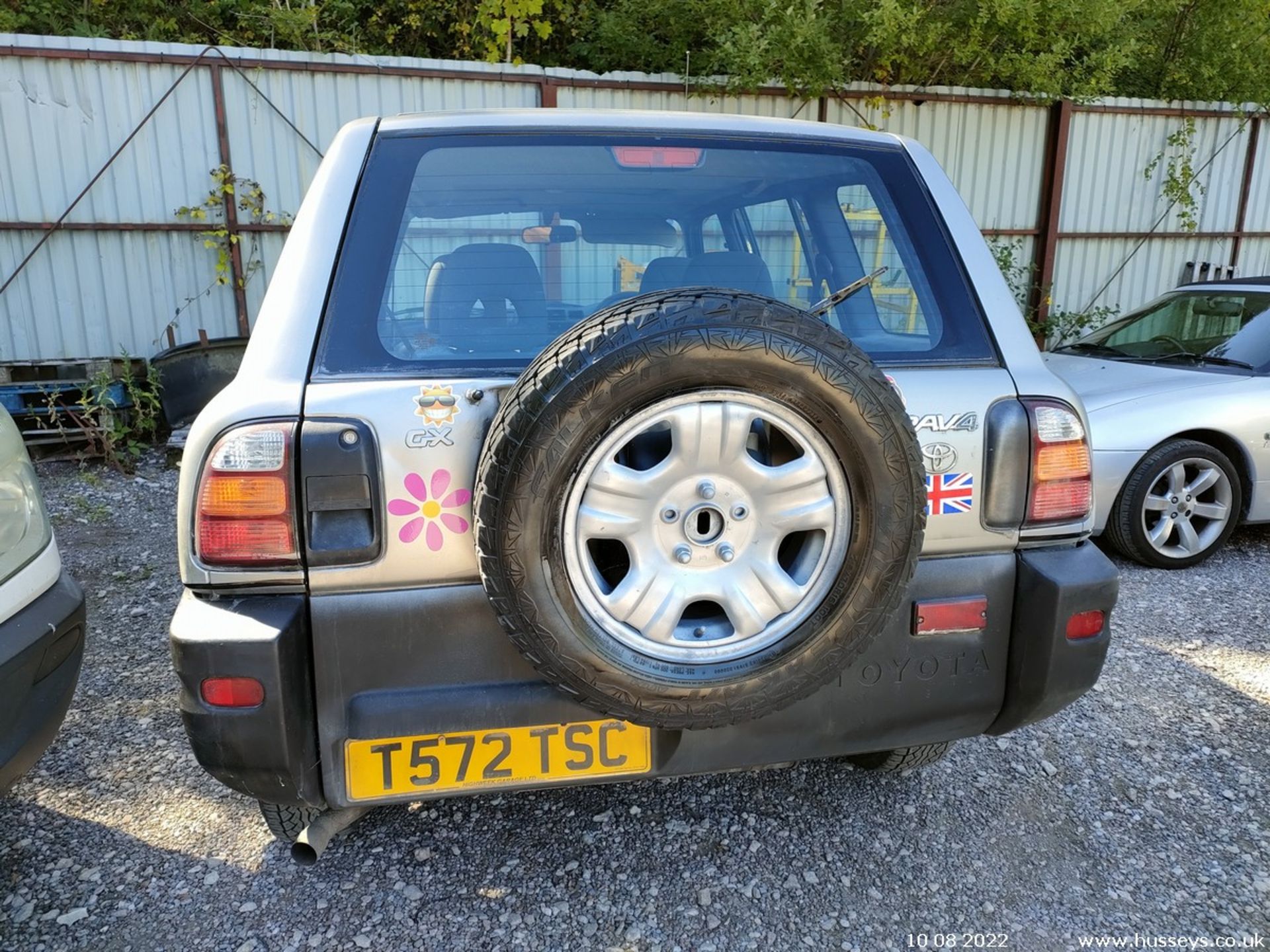 1999 TOYOTA RAV-4 GX - 1998cc 5dr Estate (Silver) - Image 13 of 25