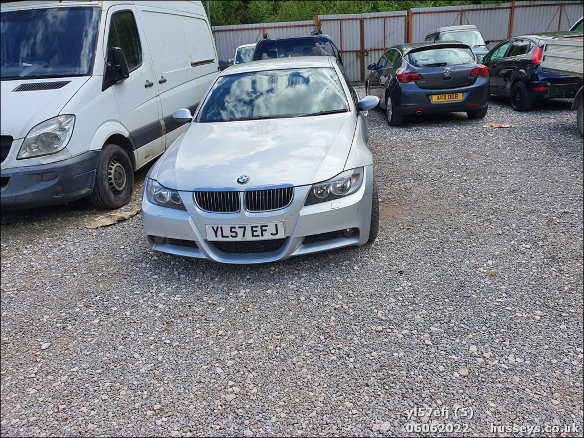 08/57 BMW 330D M SPORT AUTO - 2993cc 4dr Saloon (Silver) - Image 6 of 39