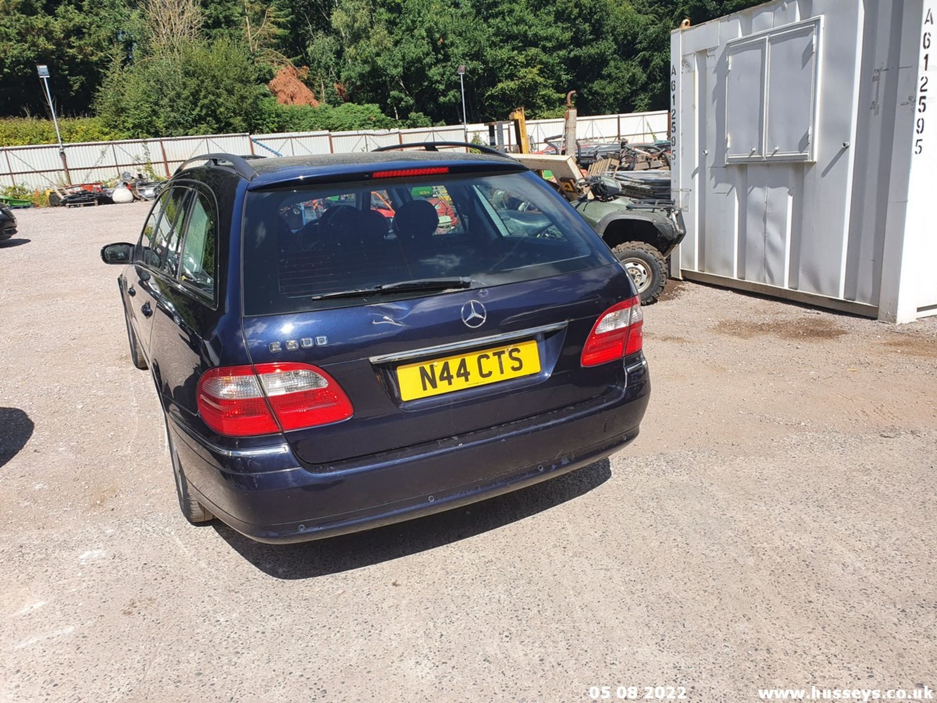 2005 MERCEDES E500 ELEGANCE AUTO - 4966cc 5dr Estate (Blue) - Image 12 of 29