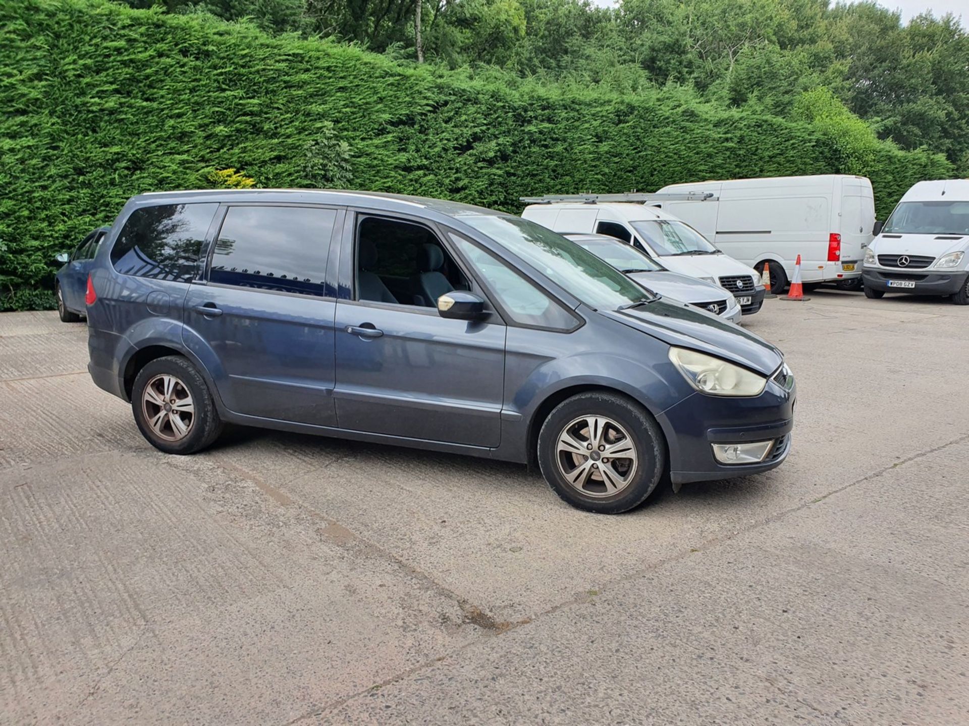 07/07 FORD GALAXY ZETEC - 1999cc 5dr MPV (Grey) - Image 23 of 25