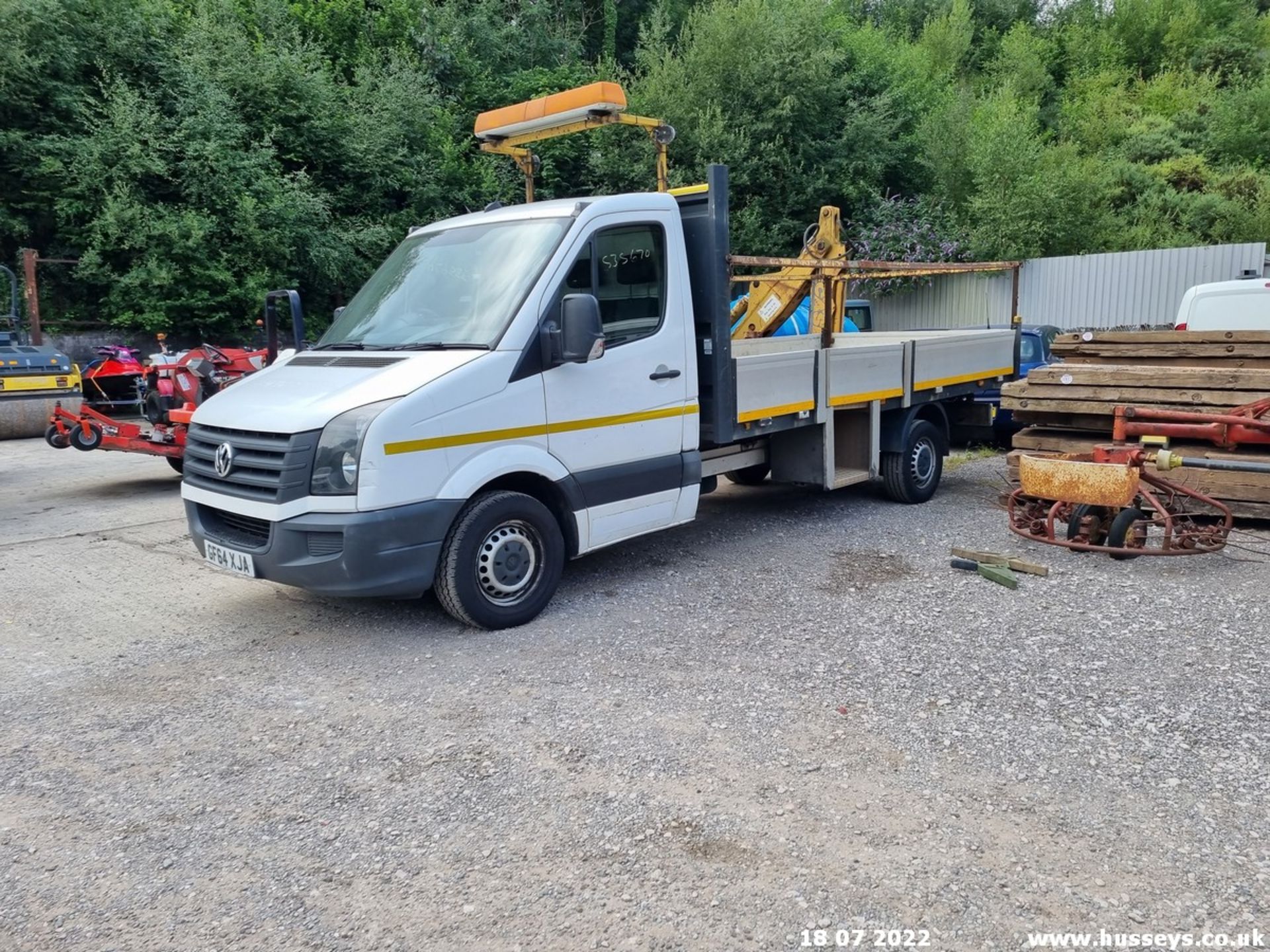 14/64 VOLKSWAGEN CRAFTER CR35 TDI - 1968cc 2dr Flat Bed (White, 221k) - Image 5 of 21