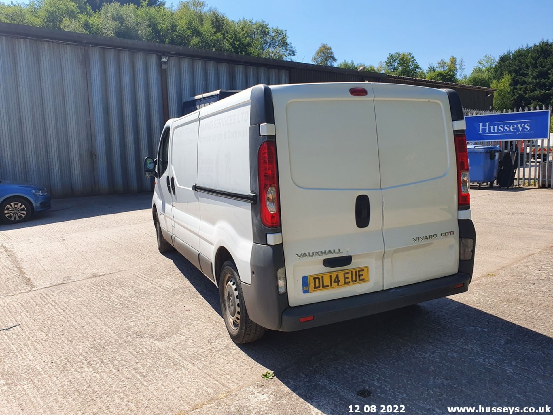 14/14 VAUXHALL VIVARO 2900 CDTI LWB - 1995cc 5dr Van (White, 142k) - Image 18 of 46