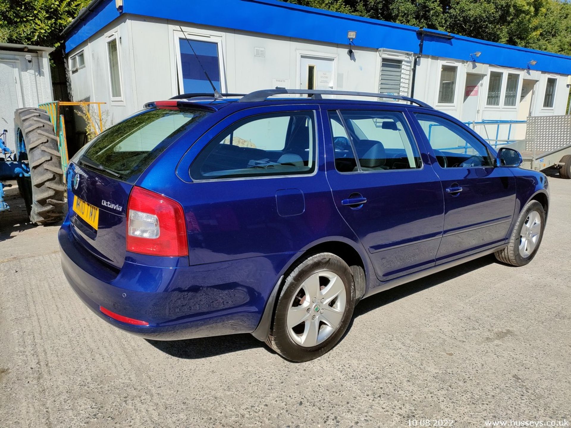 10/10 SKODA OCTAVIA ELEGANCE TDI CR - 1598cc 5dr Estate (Blue, 130k) - Image 10 of 21