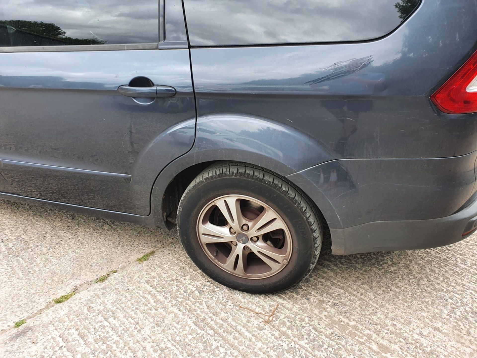 07/07 FORD GALAXY ZETEC - 1999cc 5dr MPV (Grey) - Image 13 of 25