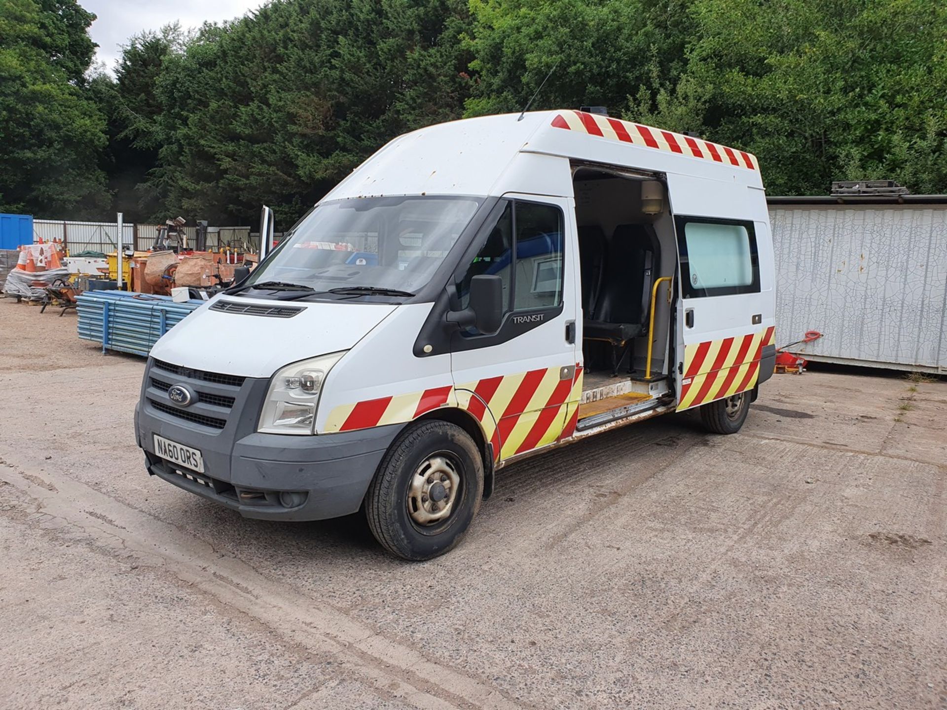 10/60 FORD TRANSIT 100 T350L RWD - 2402cc Van (White, 162k) - Image 2 of 27