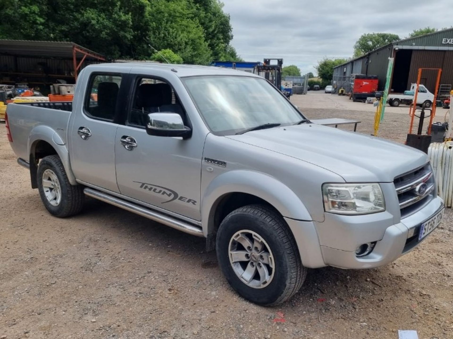 07/56 FORD RANGER THUNDER D/C 4WD - 2500cc 4dr 4x4 (Silver, 93k) - Image 2 of 9