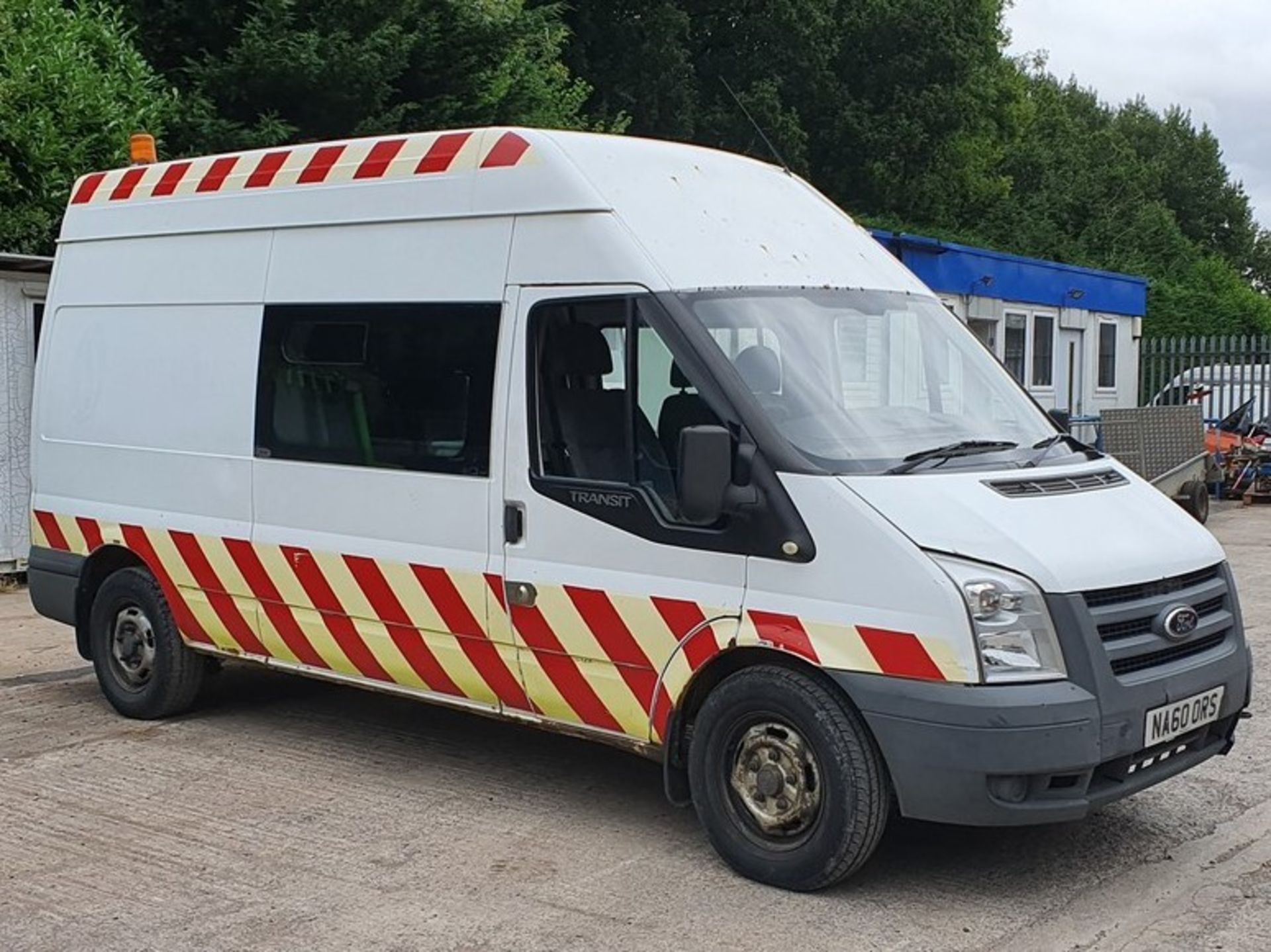 10/60 FORD TRANSIT 100 T350L RWD - 2402cc Van (White, 162k)