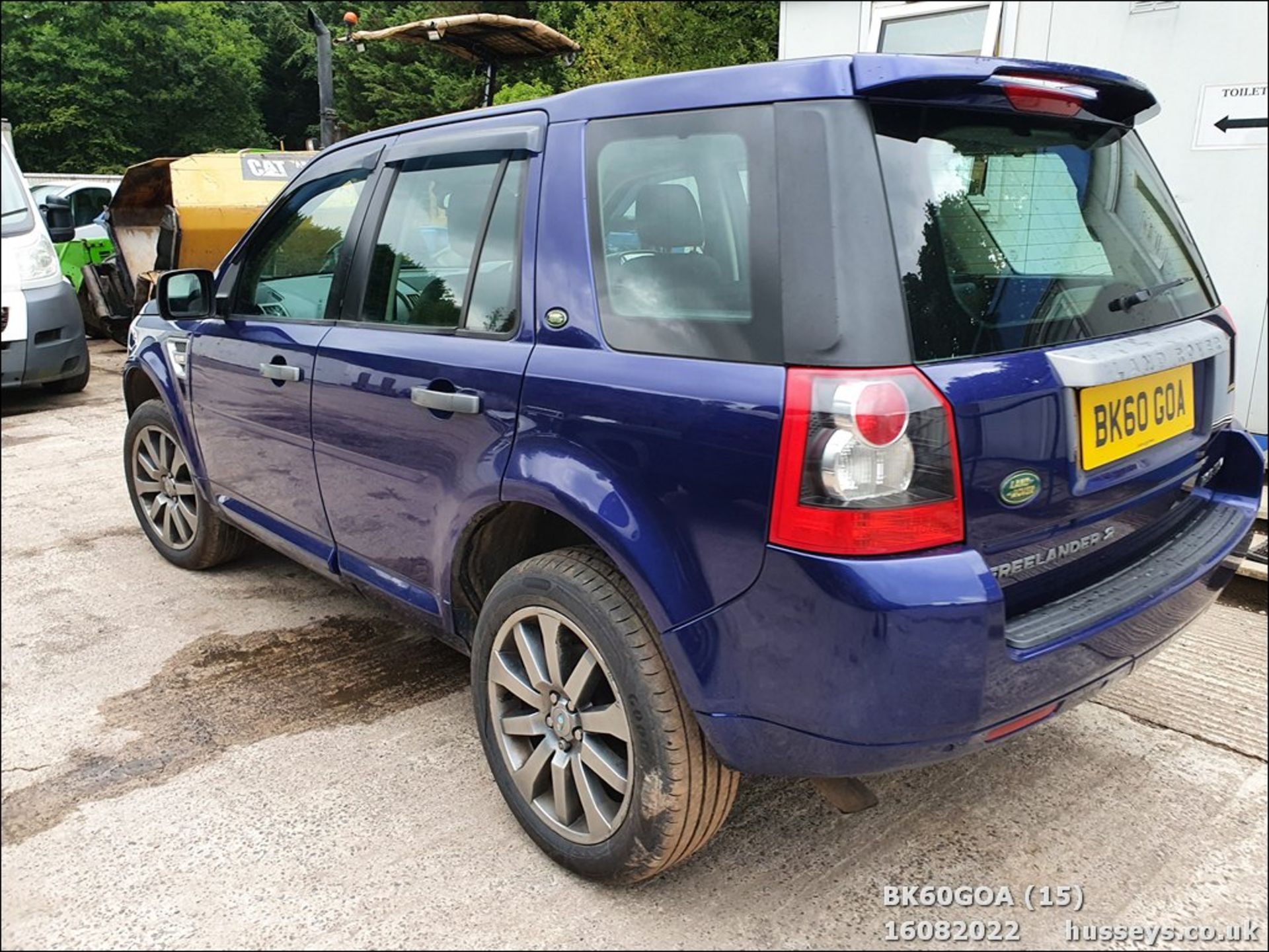 10/60 LAND ROVER FREELANDER HSE TD4 AUTO - 2179cc 5dr Estate (Blue, 118k) - Image 16 of 35