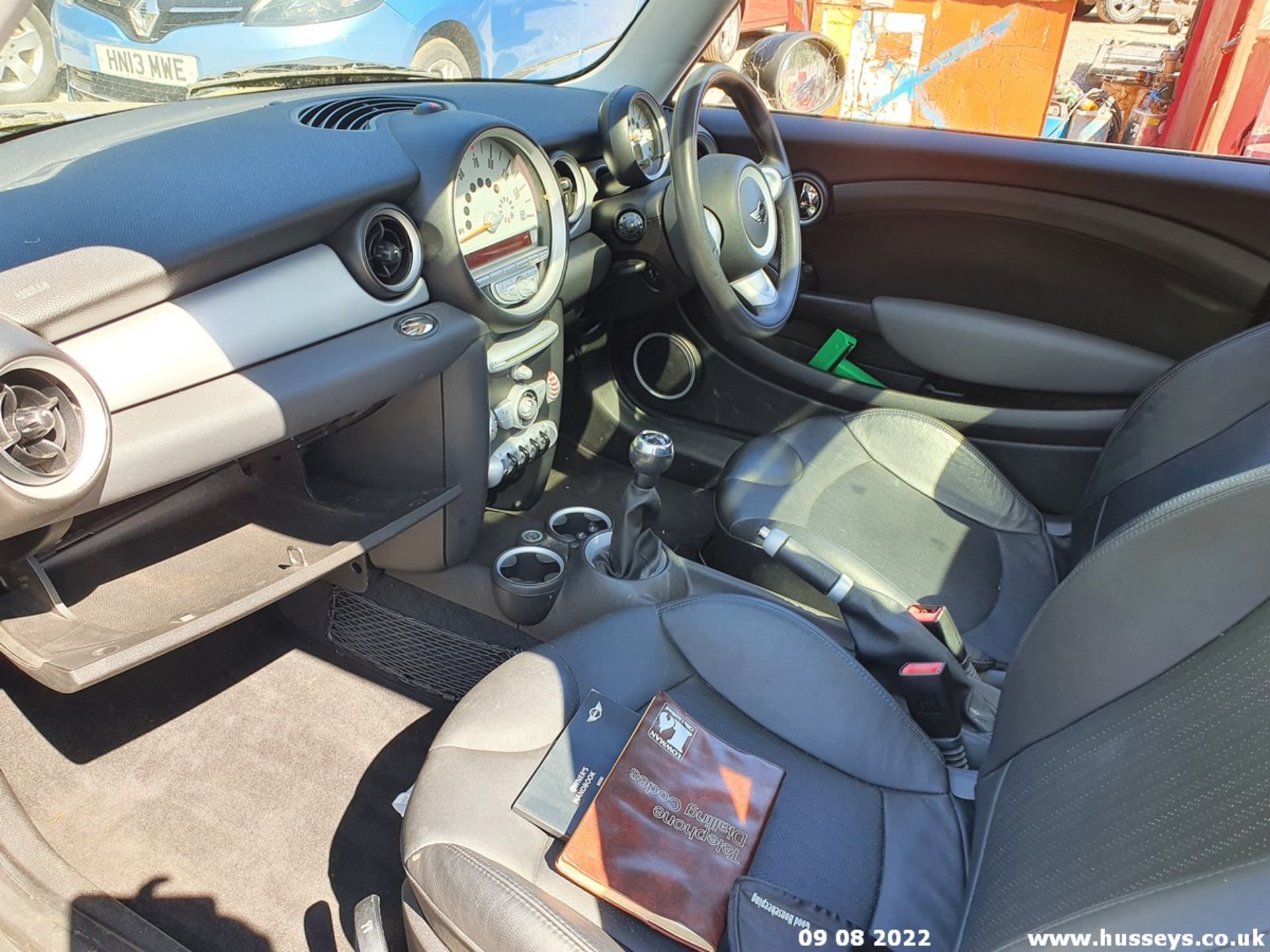 07/57 MINI COOPER - 1598cc 3dr Hatchback (Silver, 33k) - Image 22 of 55