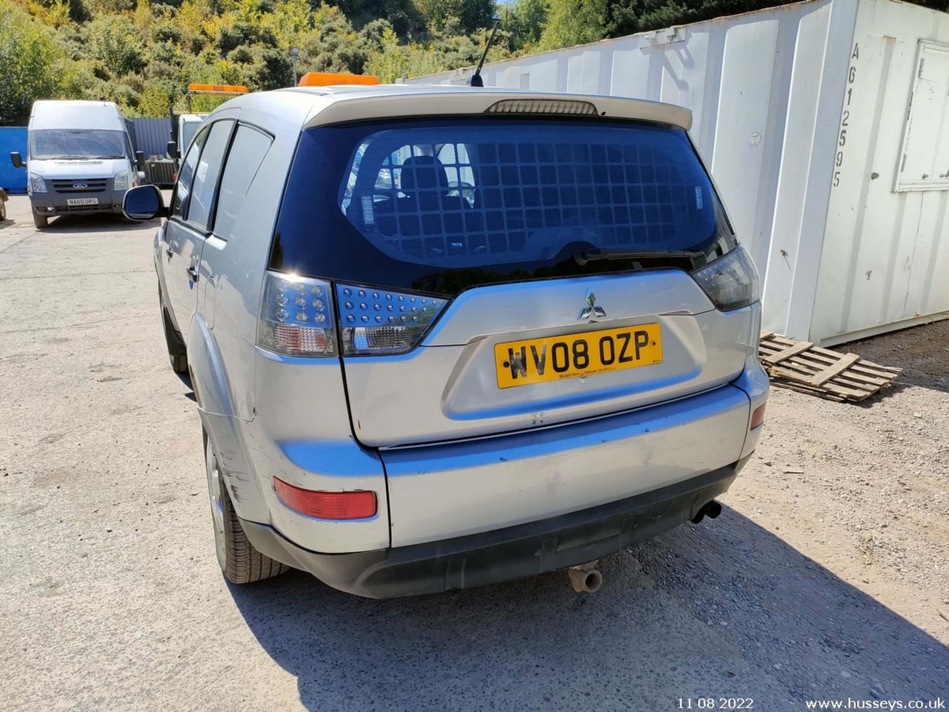 08/08 MITSUBISHI OUTLANDER 4WORK LWB - 1968cc Van (Silver, 104k) - Image 15 of 30