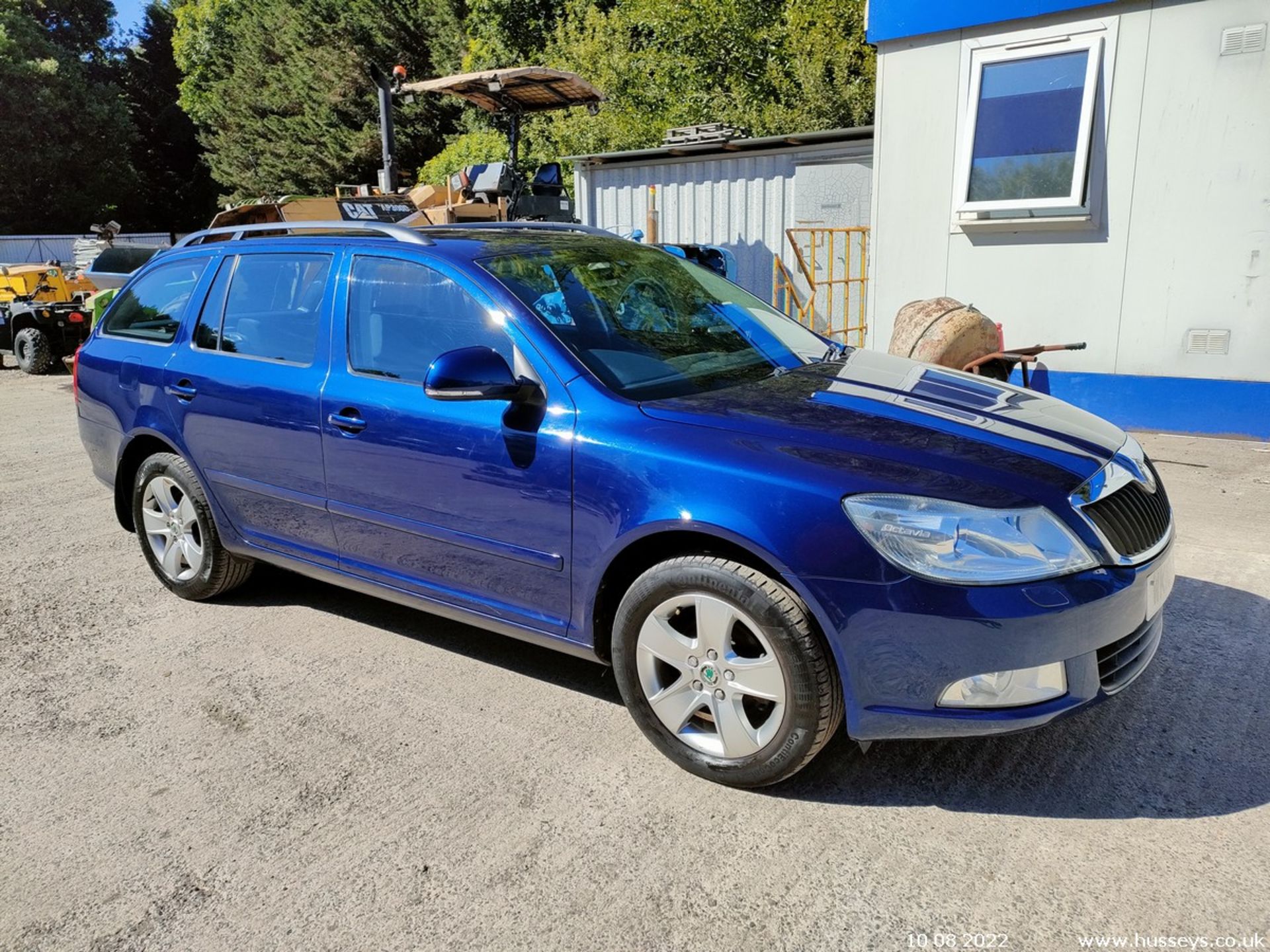 10/10 SKODA OCTAVIA ELEGANCE TDI CR - 1598cc 5dr Estate (Blue, 130k) - Image 11 of 21