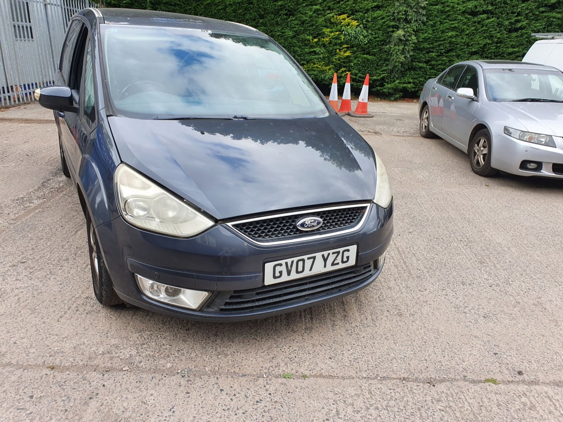 07/07 FORD GALAXY ZETEC - 1999cc 5dr MPV (Grey) - Image 5 of 25