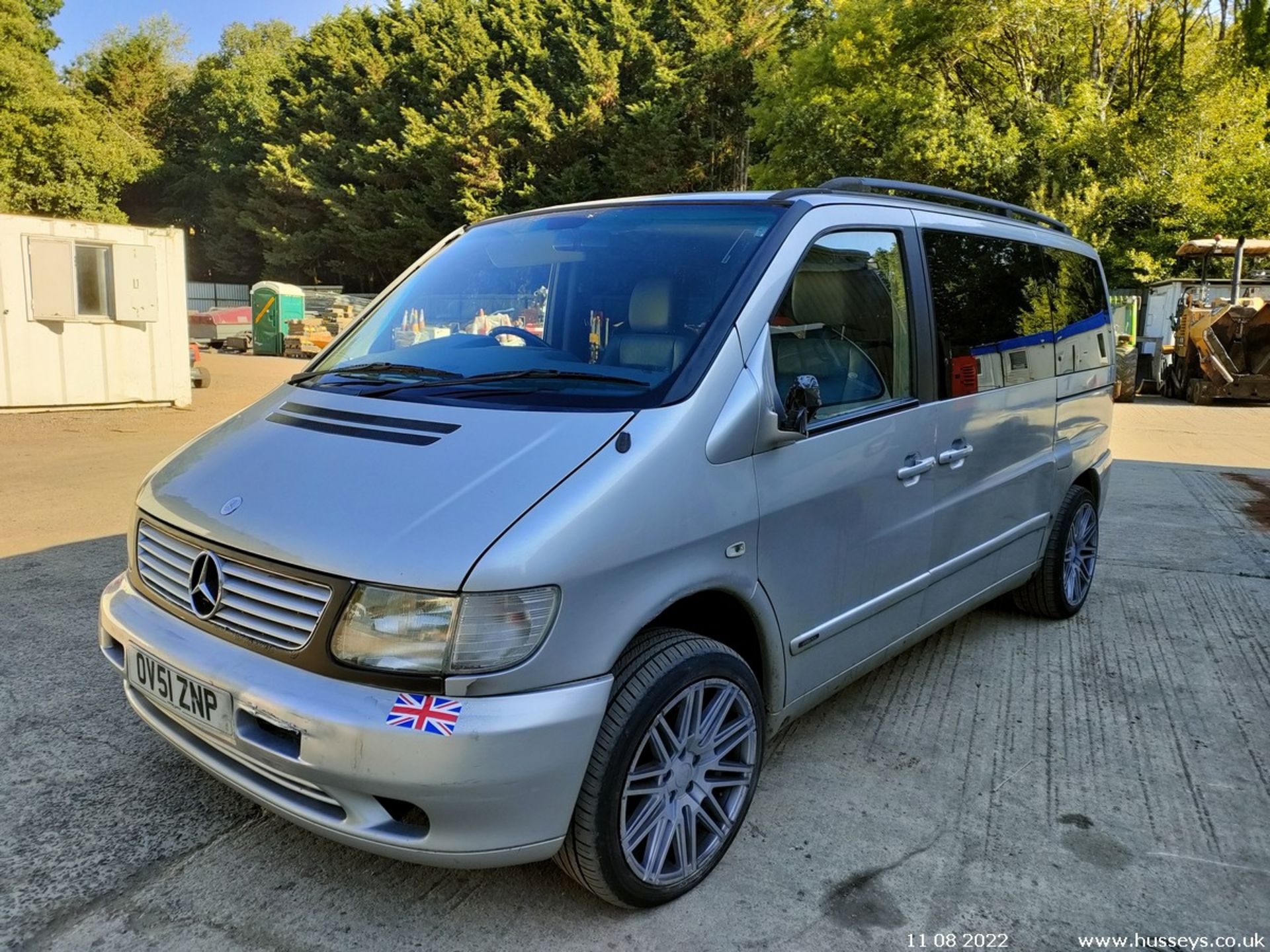 01/51 MERCEDES V220 CDI AMBIENTE AUTO - 2151cc 5dr MPV (Silver, 191k) - Image 7 of 32