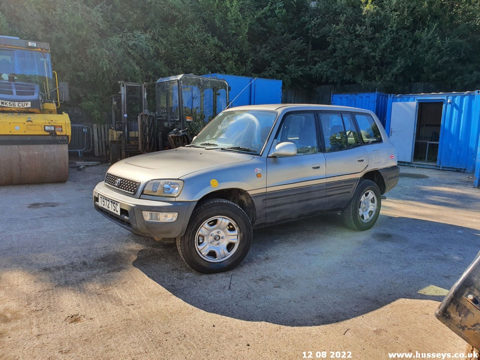 1999 TOYOTA RAV-4 GX - 1998cc 5dr Estate (Silver) - Image 2 of 25