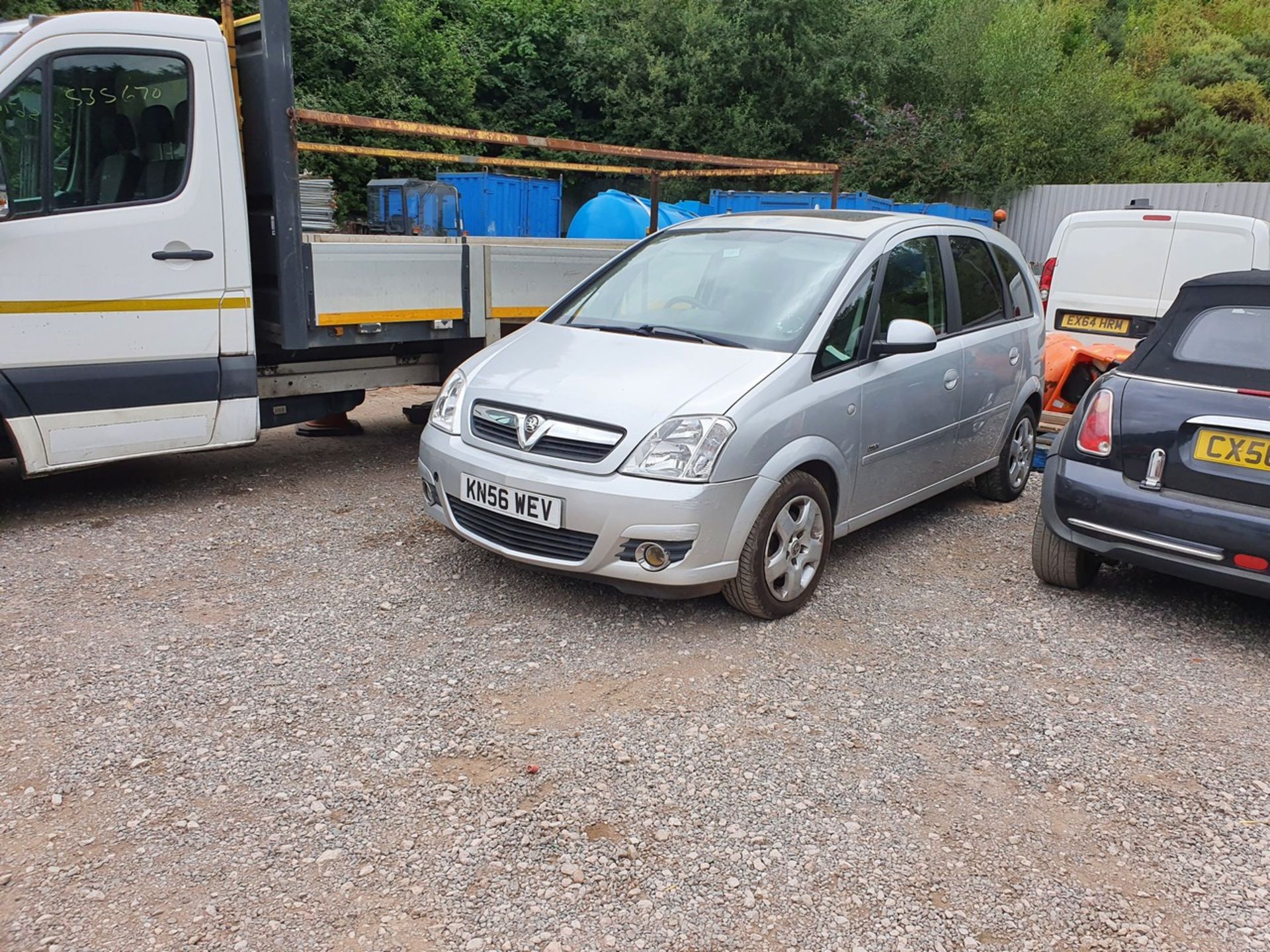 06/56 VAUXHALL MERIVA DESIGN 16V - 1796cc 5dr MPV (Silver) - Image 4 of 32