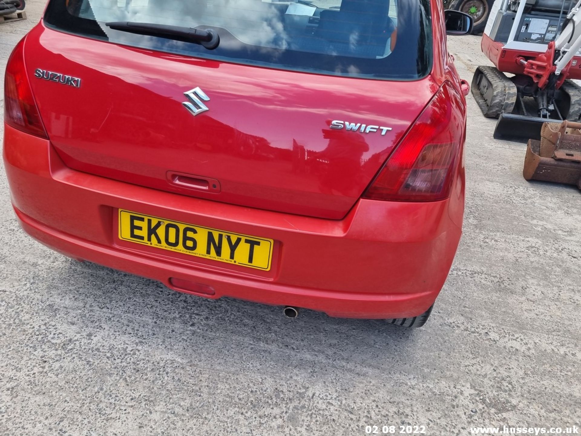 06/06 SUZUKI SWIFT VVTS GLX - 1490cc 5dr Hatchback (Red, 110k) - Image 15 of 28