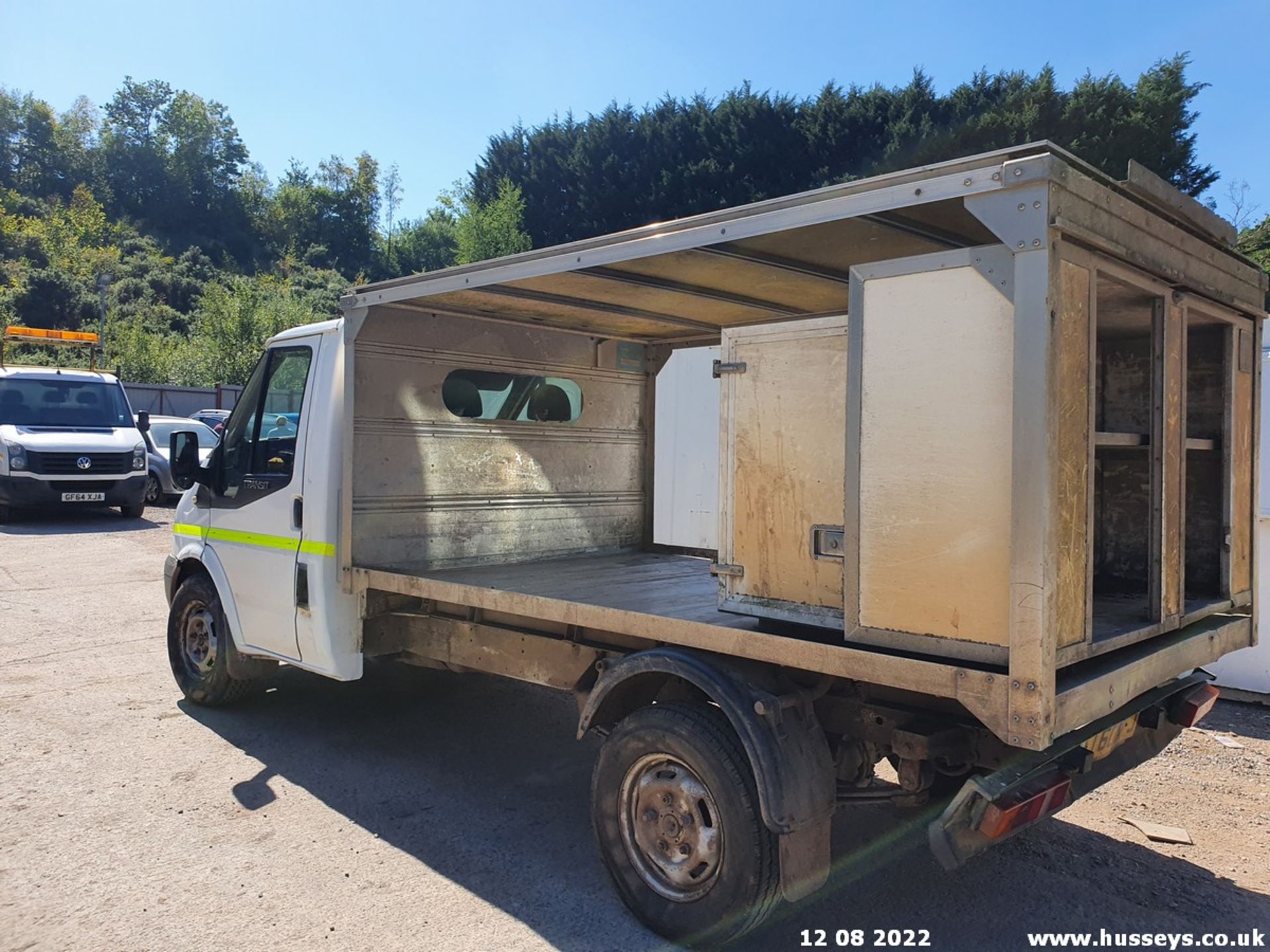 10/60 FORD TRANSIT 100 T350M RWD MILK FLOAT - 2402cc 2dr (White) - Image 18 of 26