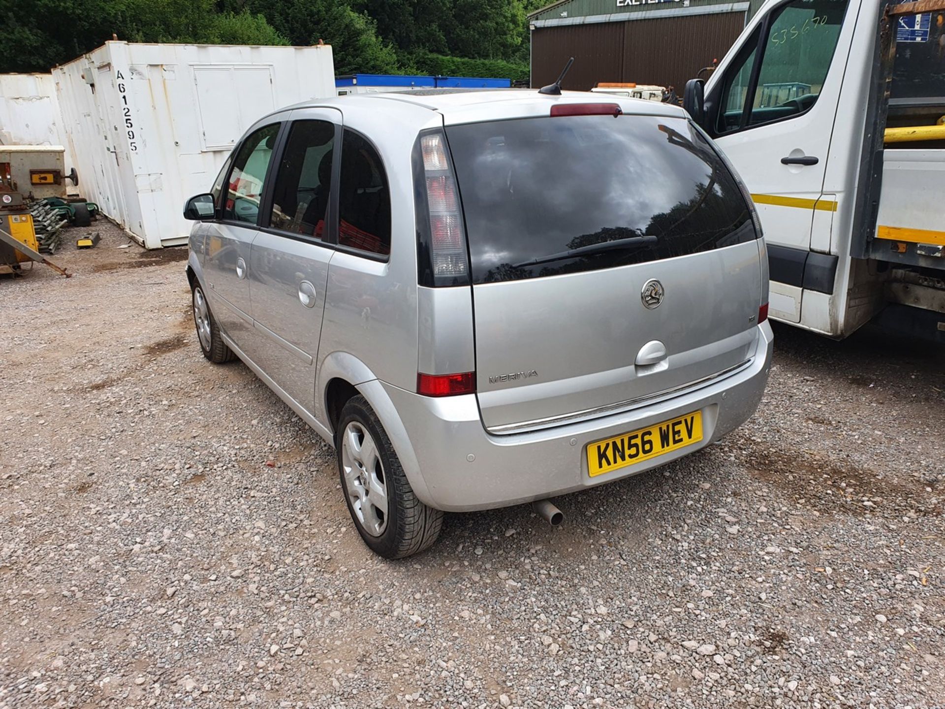 06/56 VAUXHALL MERIVA DESIGN 16V - 1796cc 5dr MPV (Silver) - Image 20 of 32