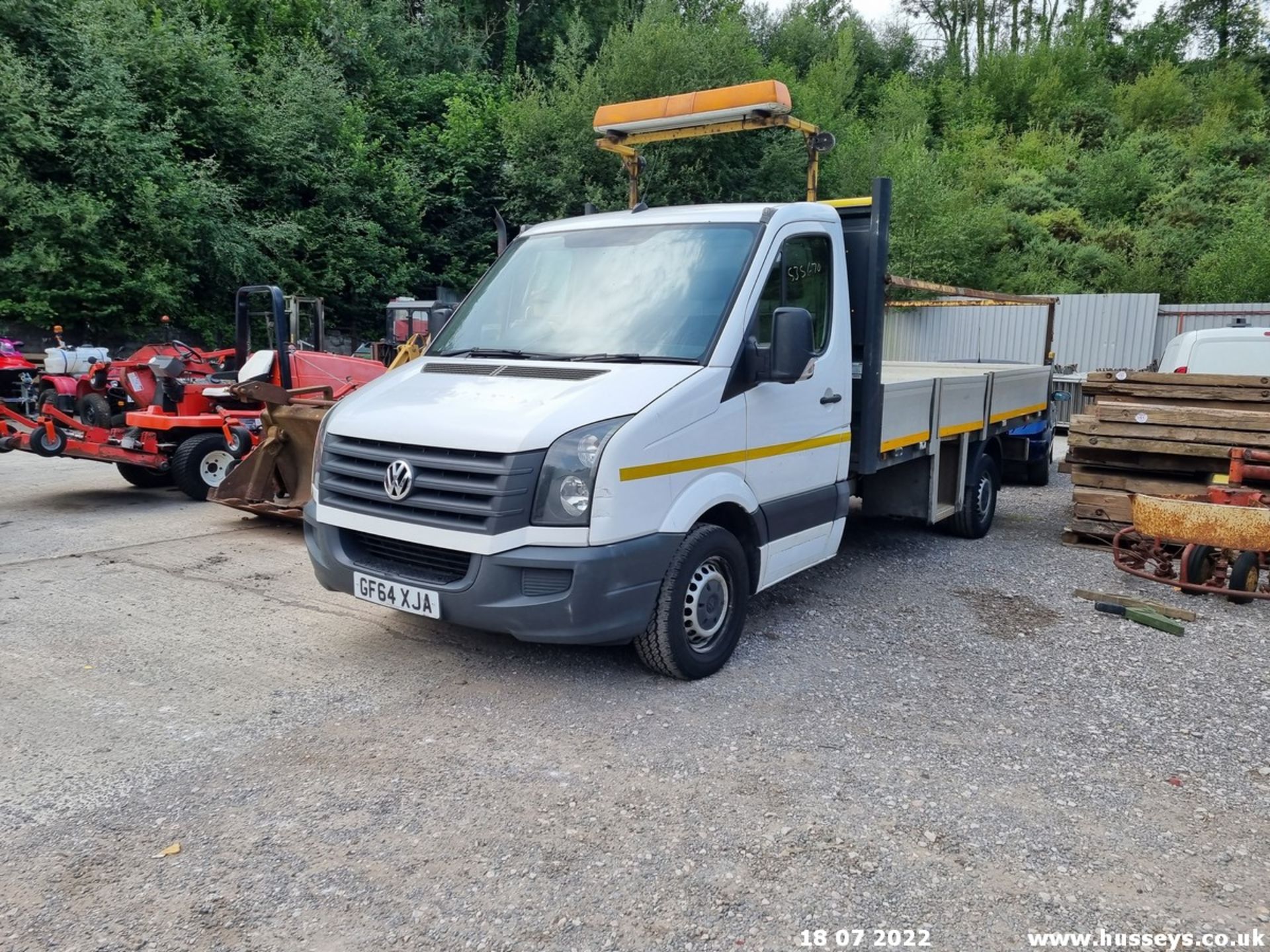 14/64 VOLKSWAGEN CRAFTER CR35 TDI - 1968cc 2dr Flat Bed (White, 221k) - Image 2 of 21