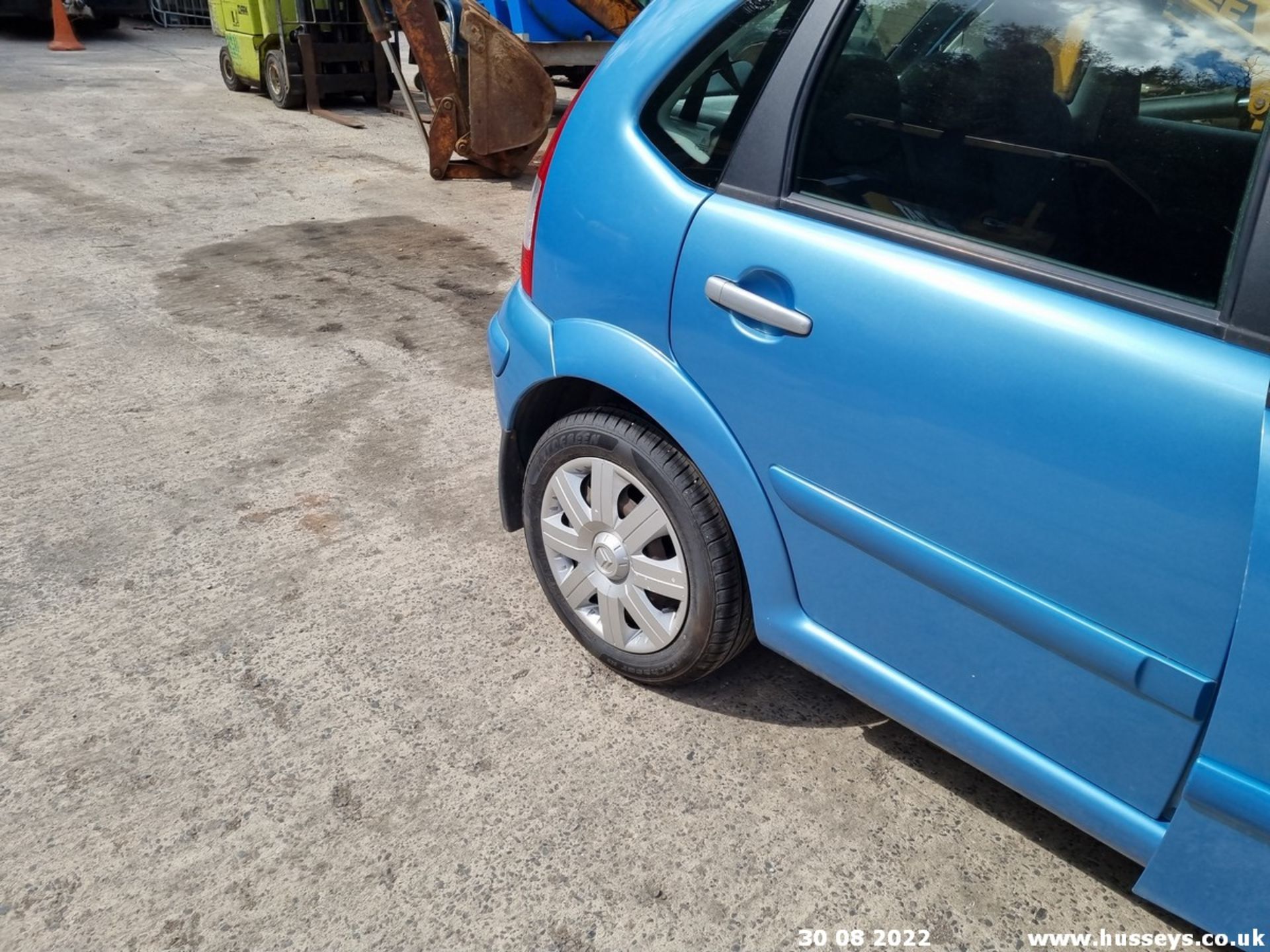 06/55 CITROEN C3 STOP&START SENSODRIVE - 1360cc 5dr Hatchback (Blue) - Image 28 of 32