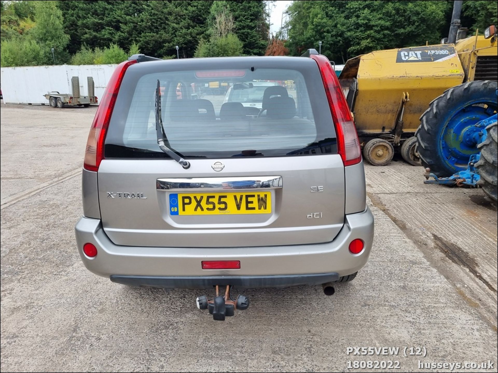 05/55 NISSAN X-TRAIL SE DCI - 2184cc 5dr Estate (Silver, 96k) - Image 12 of 21