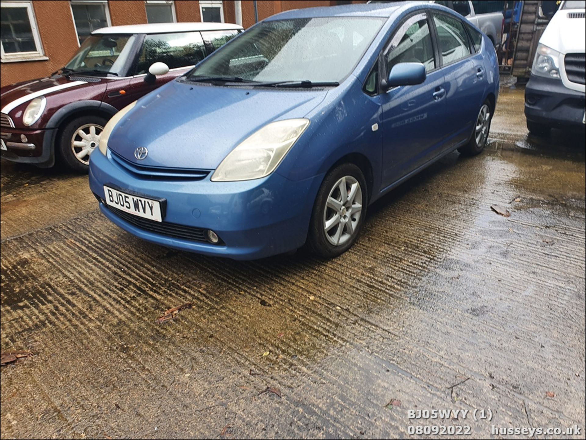 05/05 TOYOTA PRIUS T4 VVT-I AUTO - 1497cc 5dr Hatchback (Blue, 137k) - Image 2 of 26