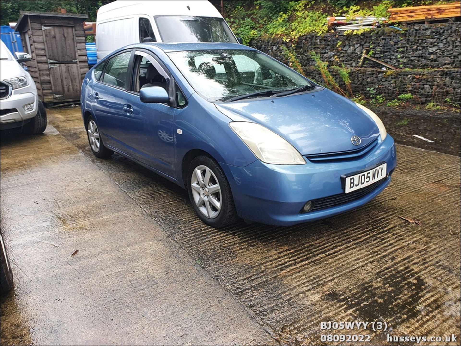 05/05 TOYOTA PRIUS T4 VVT-I AUTO - 1497cc 5dr Hatchback (Blue, 137k) - Image 3 of 26