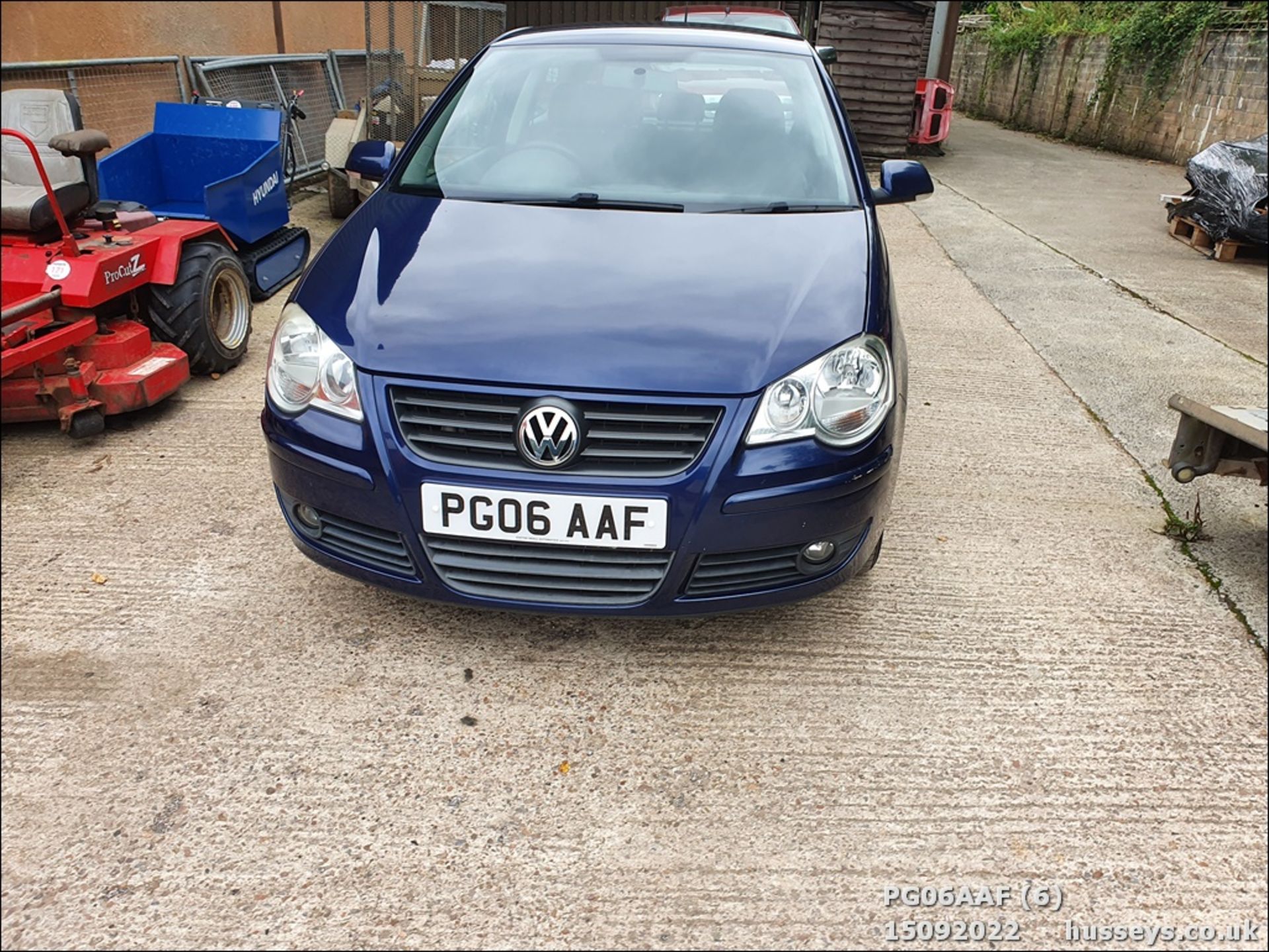 06/06 VOLKSWAGEN POLO S 75 AUTO - 1400cc 3dr Hatchback (Blue, 78k) - Image 6 of 38