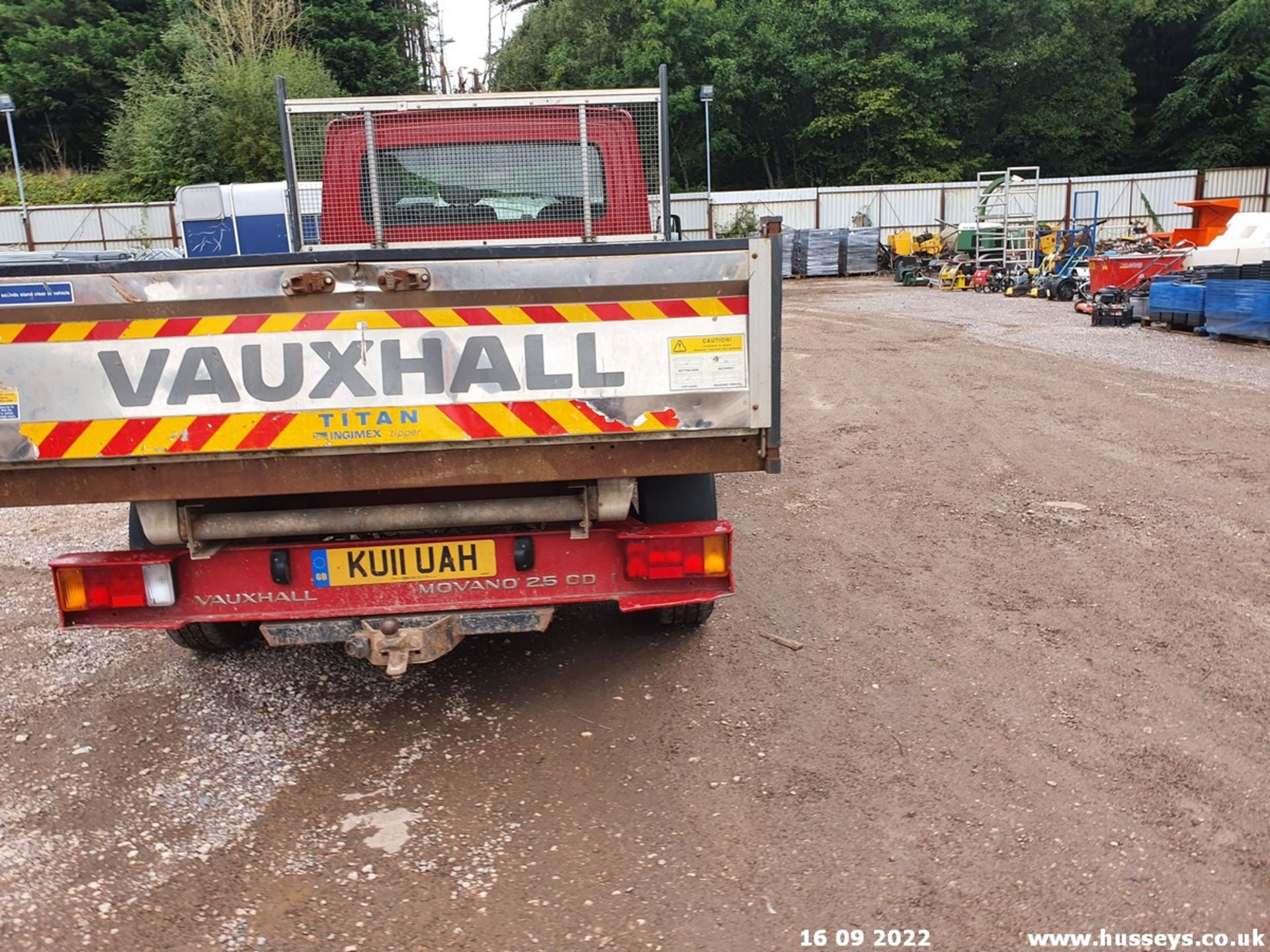 11/11 VAUXHALL MOVANO 3500 CDTI MWB - 2464cc 2dr Tipper (Red, 52k) - Image 24 of 44