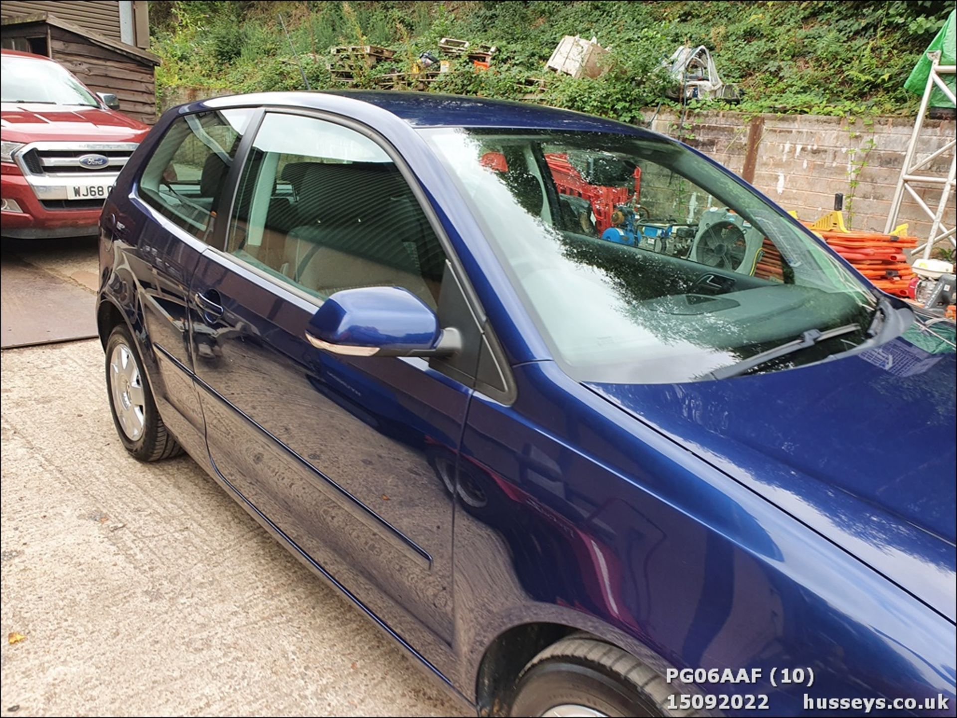 06/06 VOLKSWAGEN POLO S 75 AUTO - 1400cc 3dr Hatchback (Blue, 78k) - Image 10 of 38