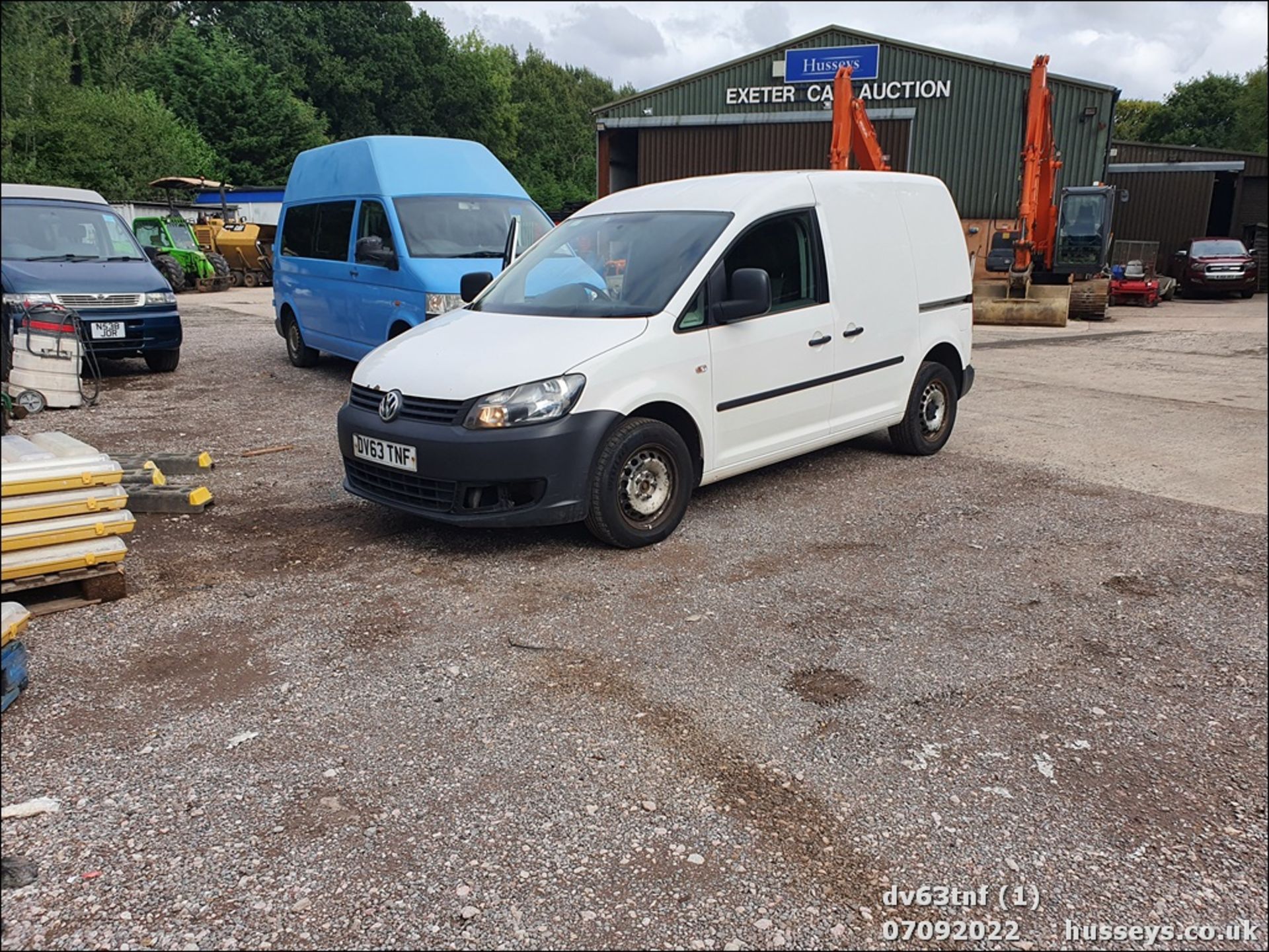 13/63 VOLKSWAGEN CADDY C20 TDI 75 - 1598cc 5dr Van (White) - Image 2 of 27