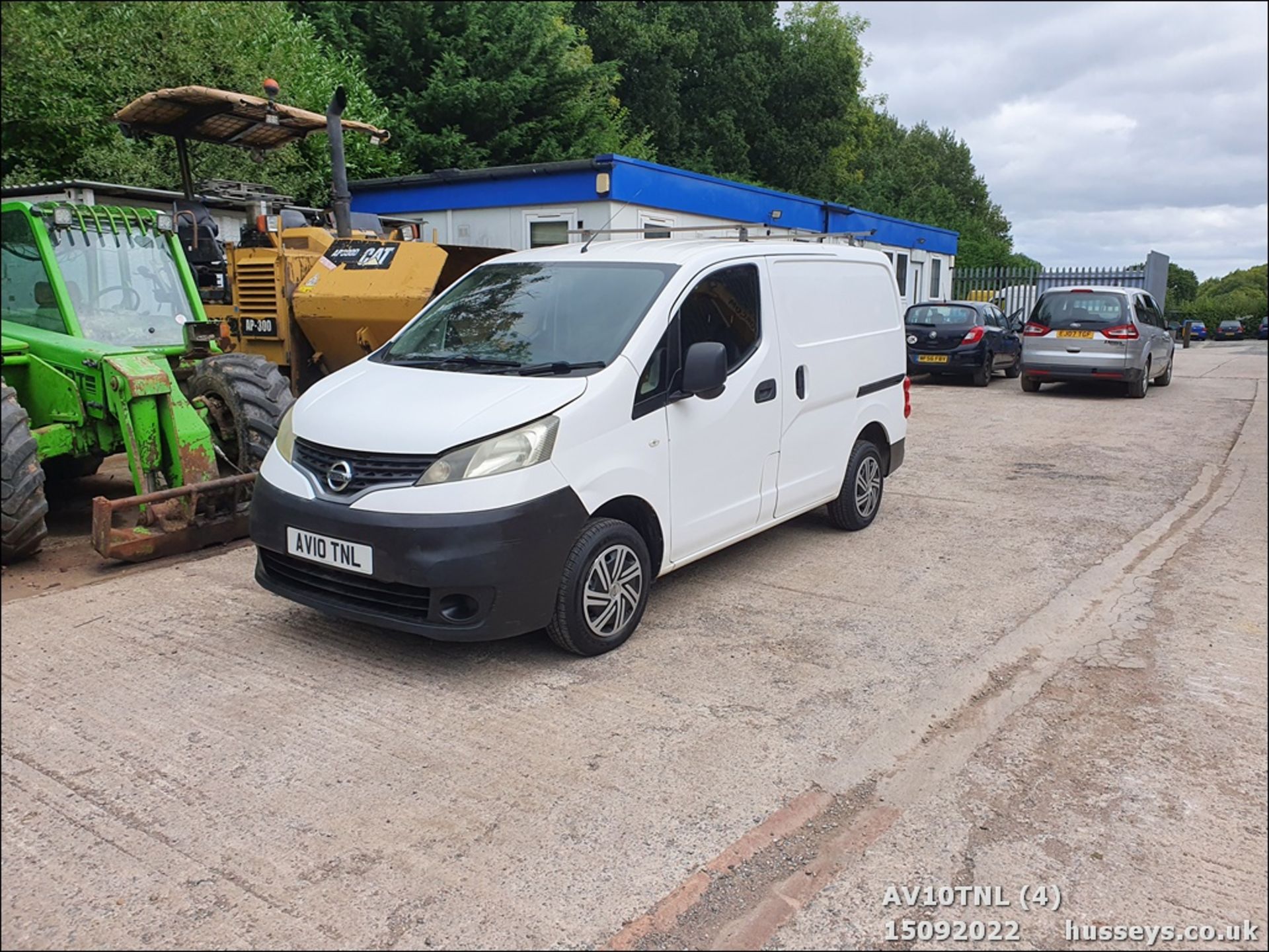 10/10 NISSAN NV200 SE DCI - 1461cc 6dr Van (White) - Image 3 of 35