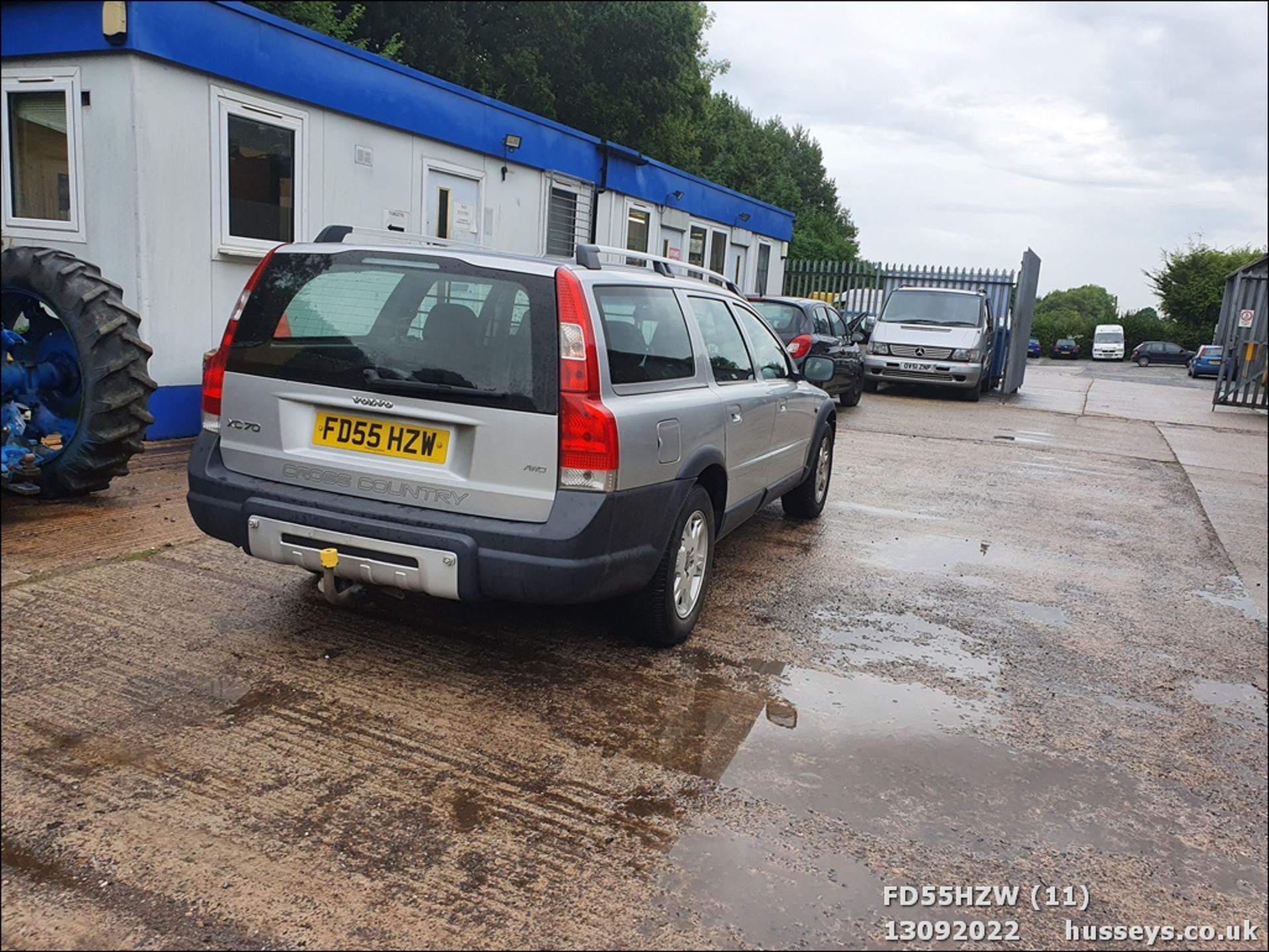 05/55 VOLVO XC70 D SE - 2401cc 5dr Estate (Silver, 128k) - Image 11 of 34