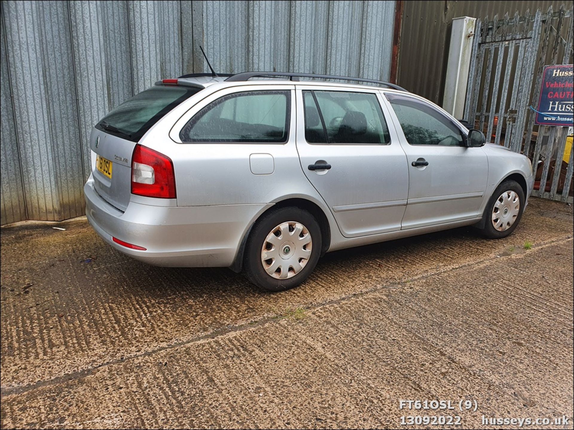 12/61 SKODA OCTAVIA S TDI CR - 1598cc 5dr Estate (Silver, 244k) - Image 9 of 32