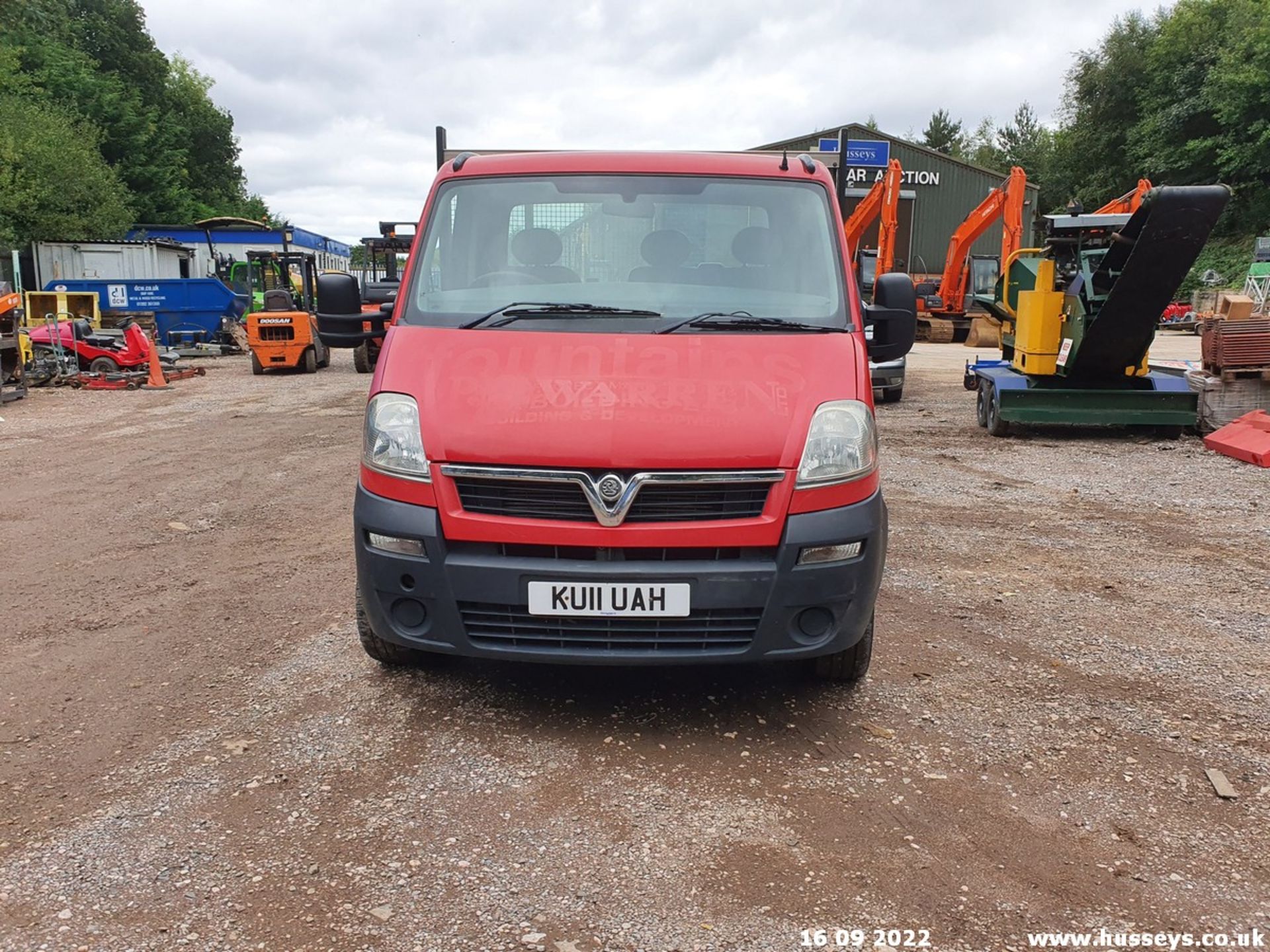 11/11 VAUXHALL MOVANO 3500 CDTI MWB - 2464cc 2dr Tipper (Red, 52k) - Image 10 of 44