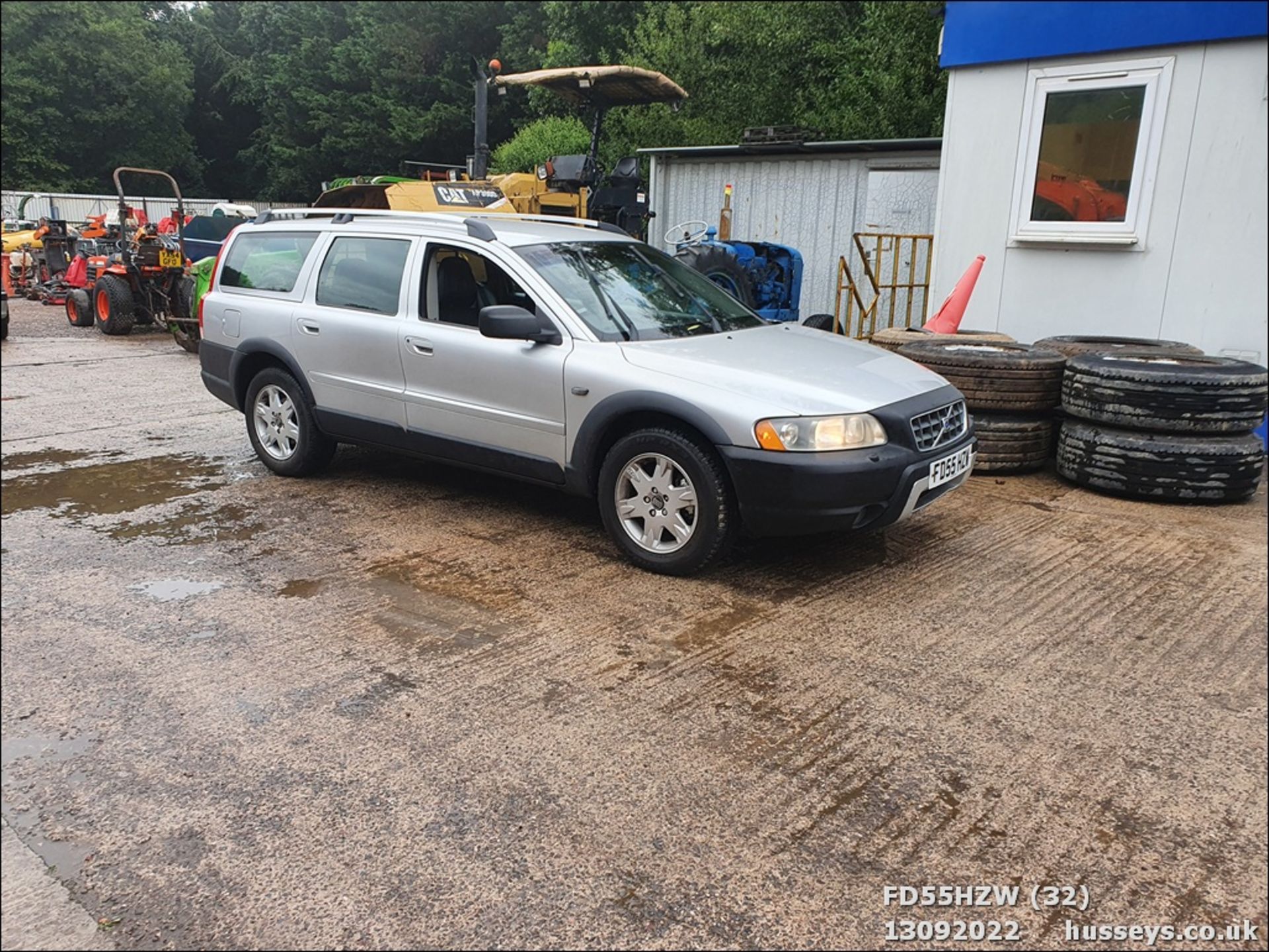 05/55 VOLVO XC70 D SE - 2401cc 5dr Estate (Silver, 128k) - Image 32 of 34