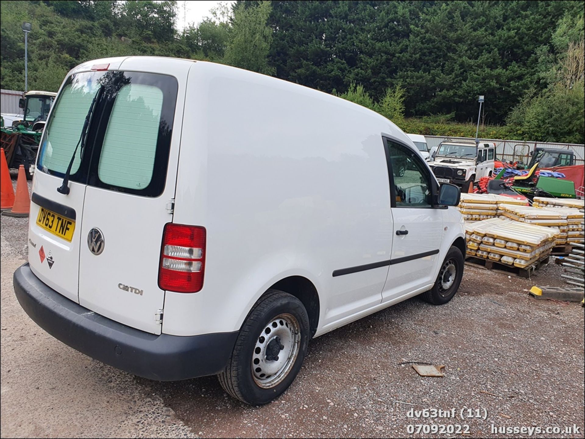 13/63 VOLKSWAGEN CADDY C20 TDI 75 - 1598cc 5dr Van (White) - Image 11 of 27