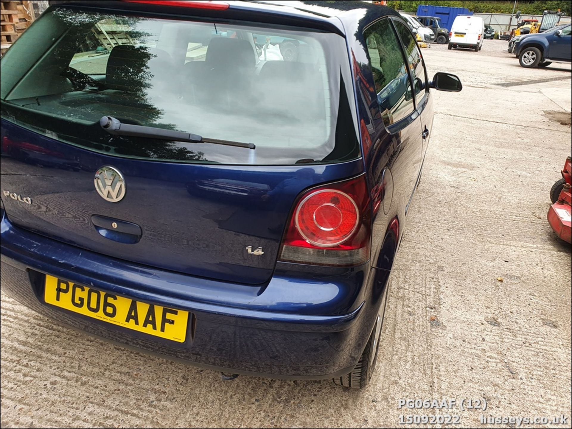 06/06 VOLKSWAGEN POLO S 75 AUTO - 1400cc 3dr Hatchback (Blue, 78k) - Image 12 of 38