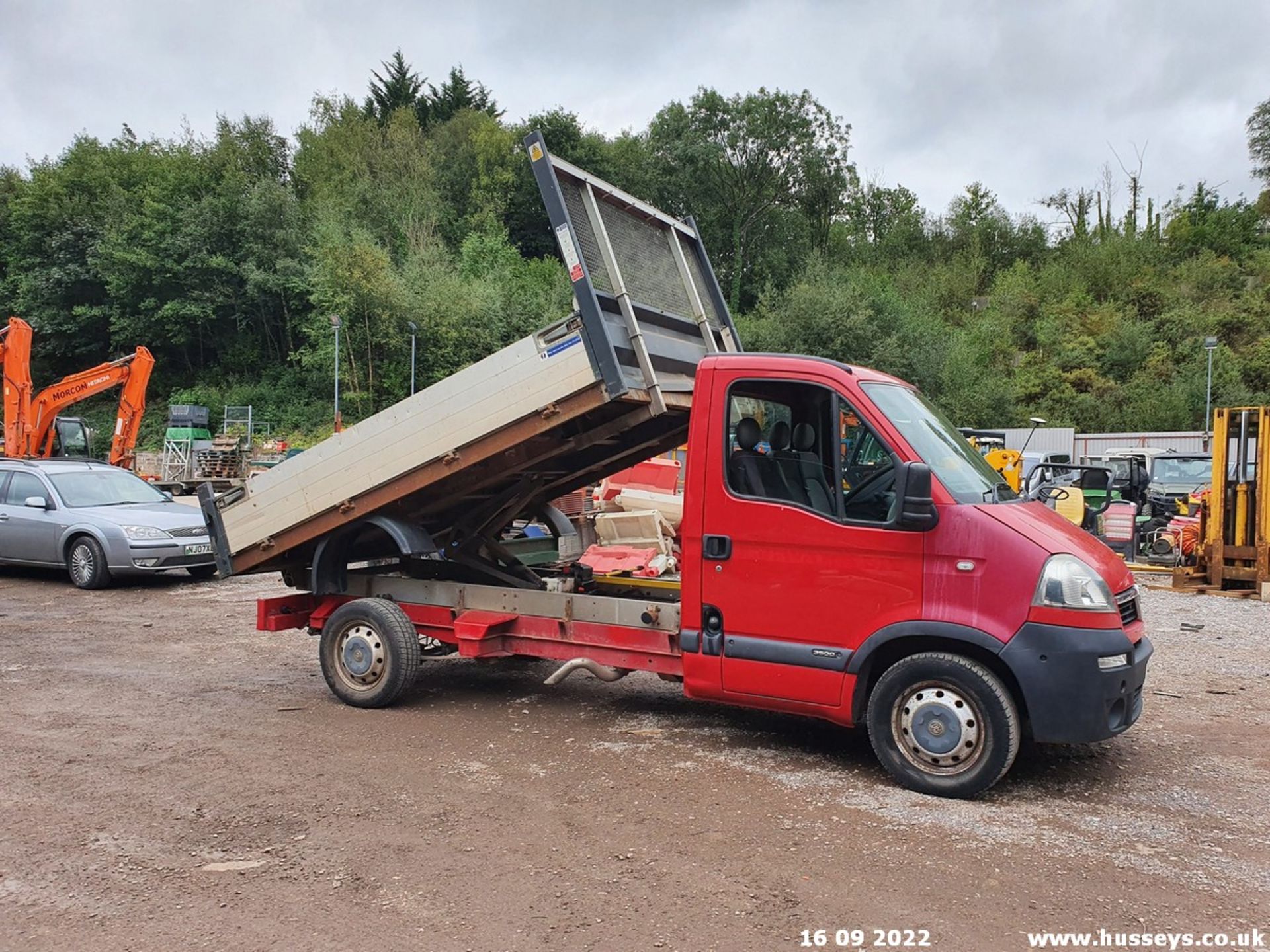 11/11 VAUXHALL MOVANO 3500 CDTI MWB - 2464cc 2dr Tipper (Red, 52k) - Image 32 of 44