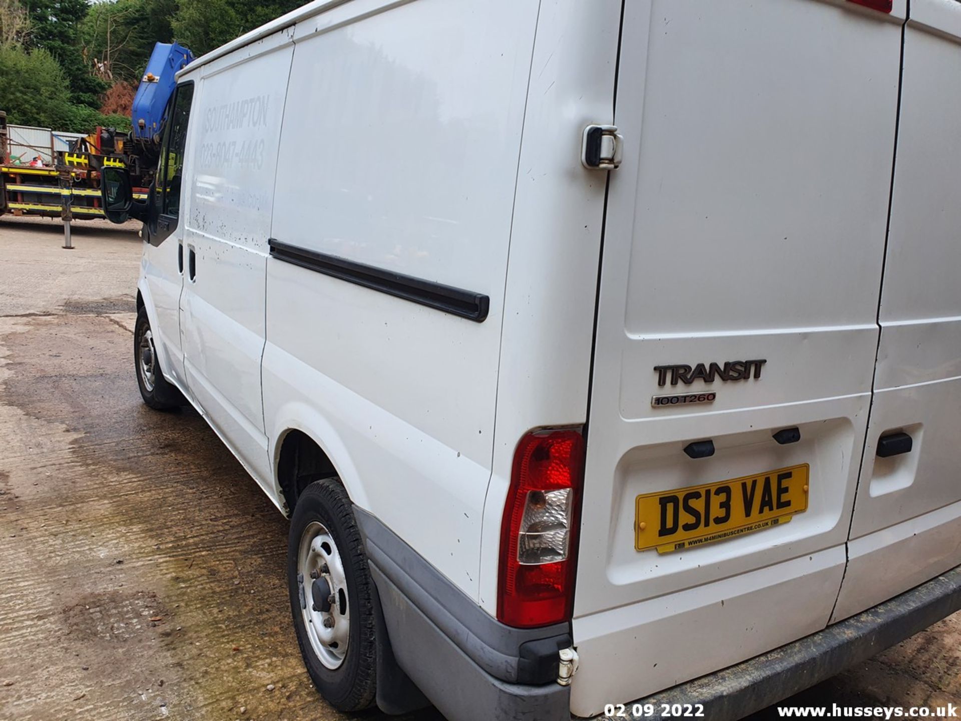 13/13 FORD TRANSIT 100 T260 FWD - 2198cc 5dr Van (White, 131k) - Image 19 of 28